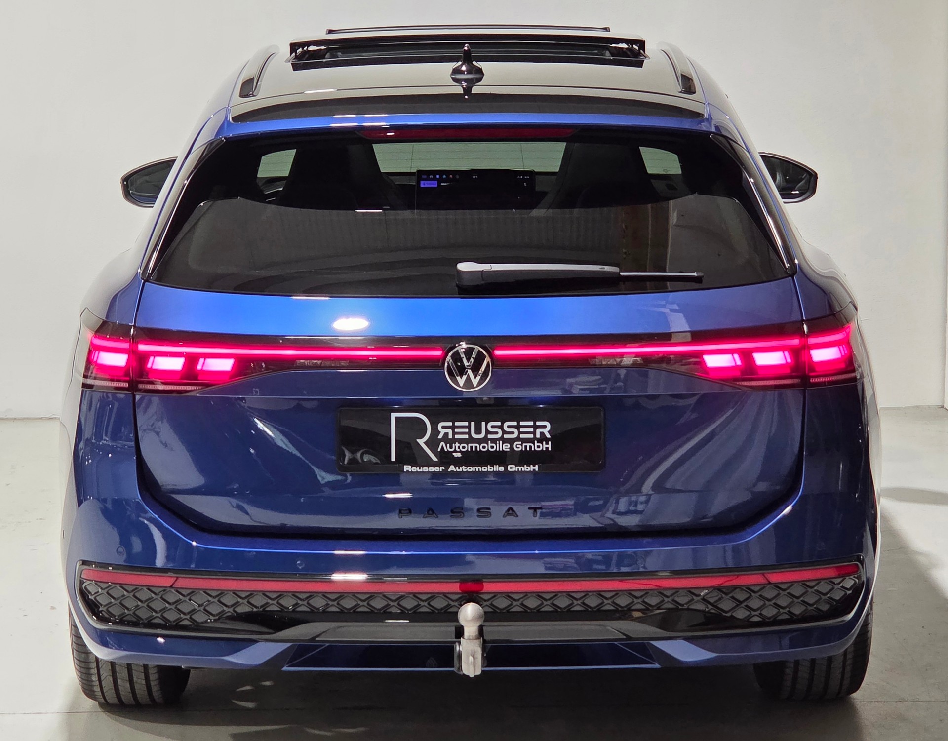 VW Passat Variant 2.0 TSI R-Line Signature Black Style 4 Motion DSG, Werksgarantie bis 10.2030-image-3