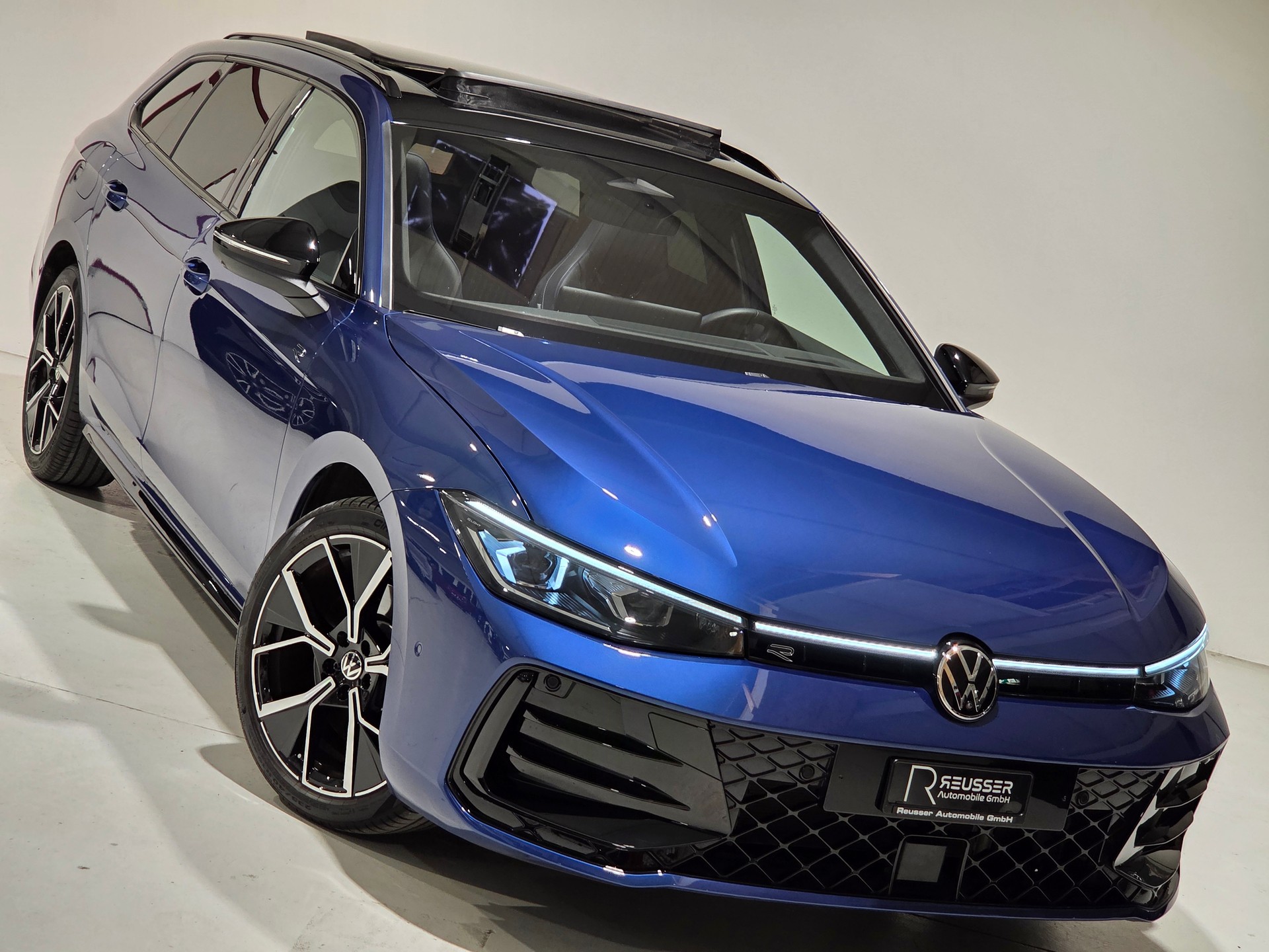 VW Passat Variant 2.0 TSI R-Line Signature Black Style 4 Motion DSG, Werksgarantie bis 10.2030-image-25
