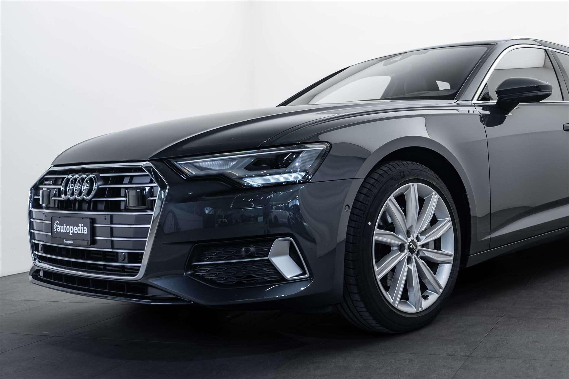 AUDI A6 Avant 45 TFSI Sport S-tronic quattro-image-1
