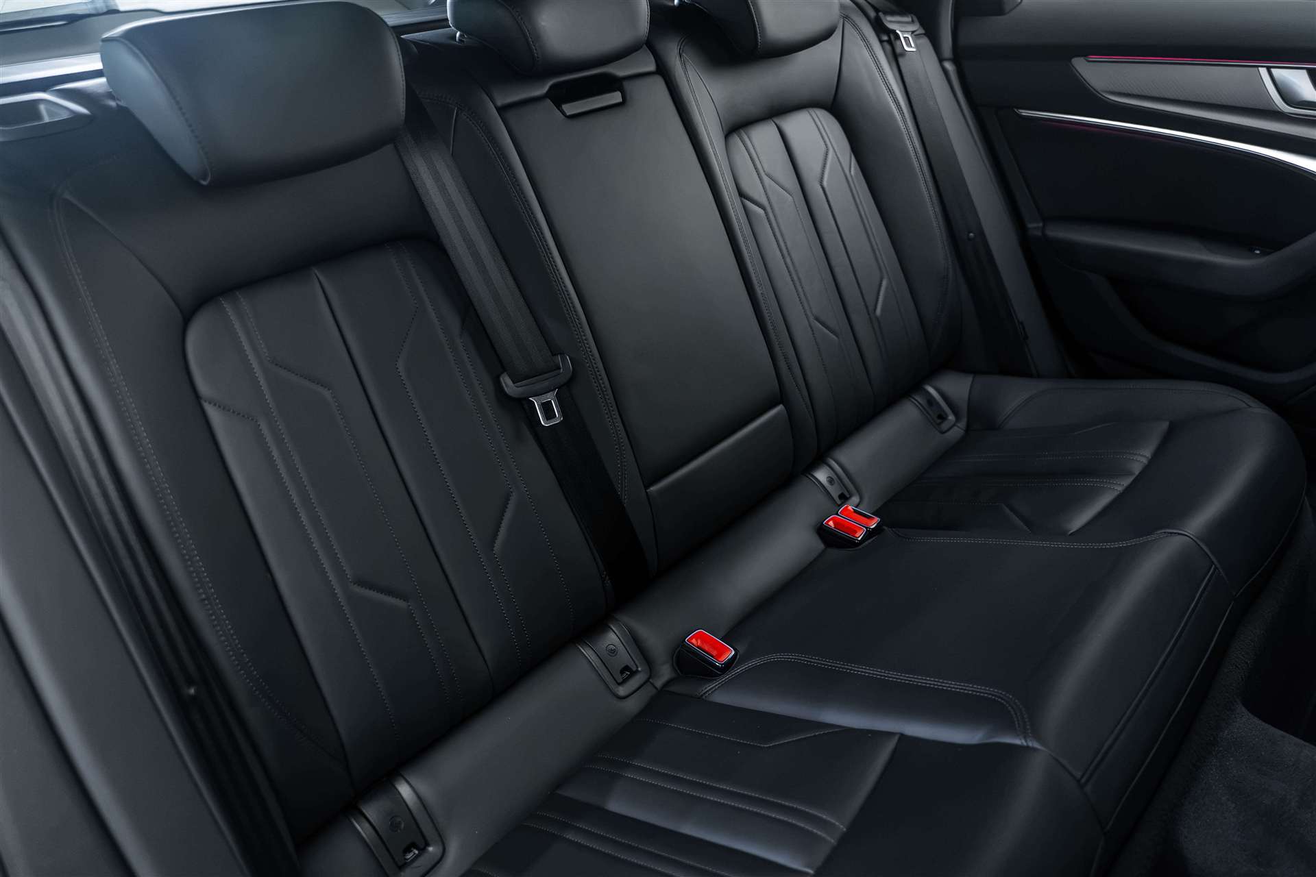 AUDI A6 Avant 45 TFSI Sport S-tronic quattro-image-14