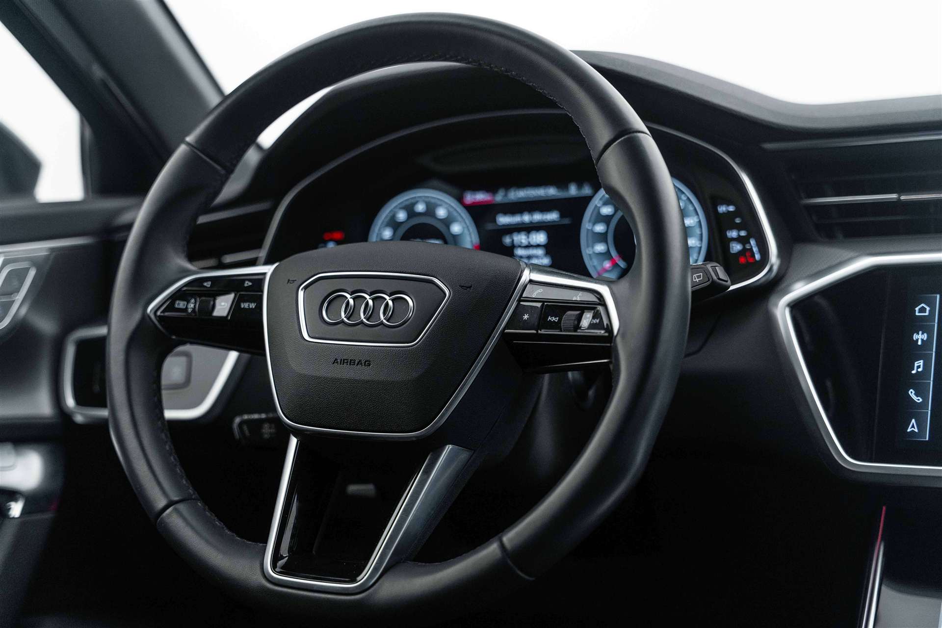 AUDI A6 Avant 45 TFSI Sport S-tronic quattro-image-9
