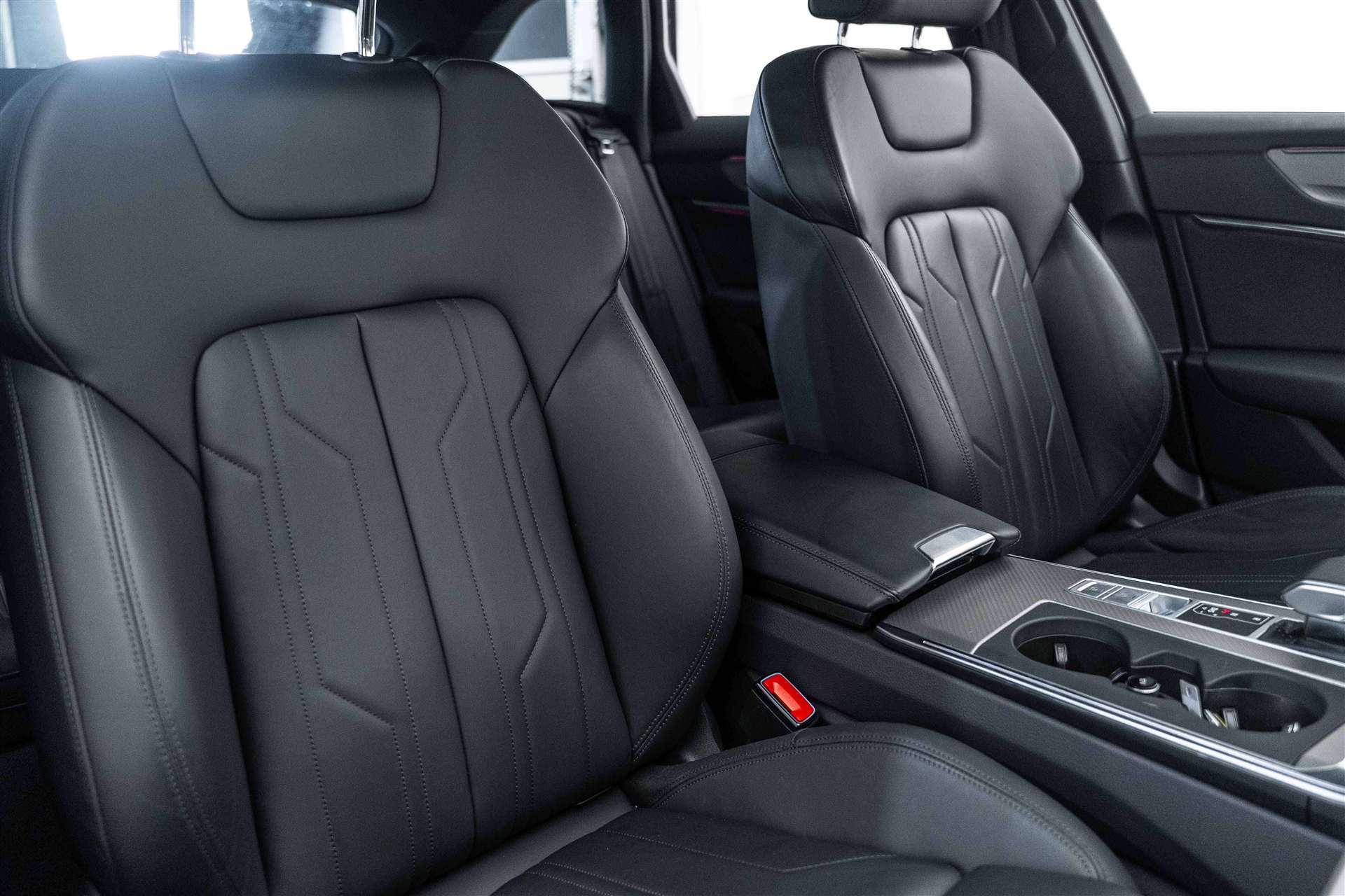 AUDI A6 Avant 45 TFSI Sport S-tronic quattro-image-11