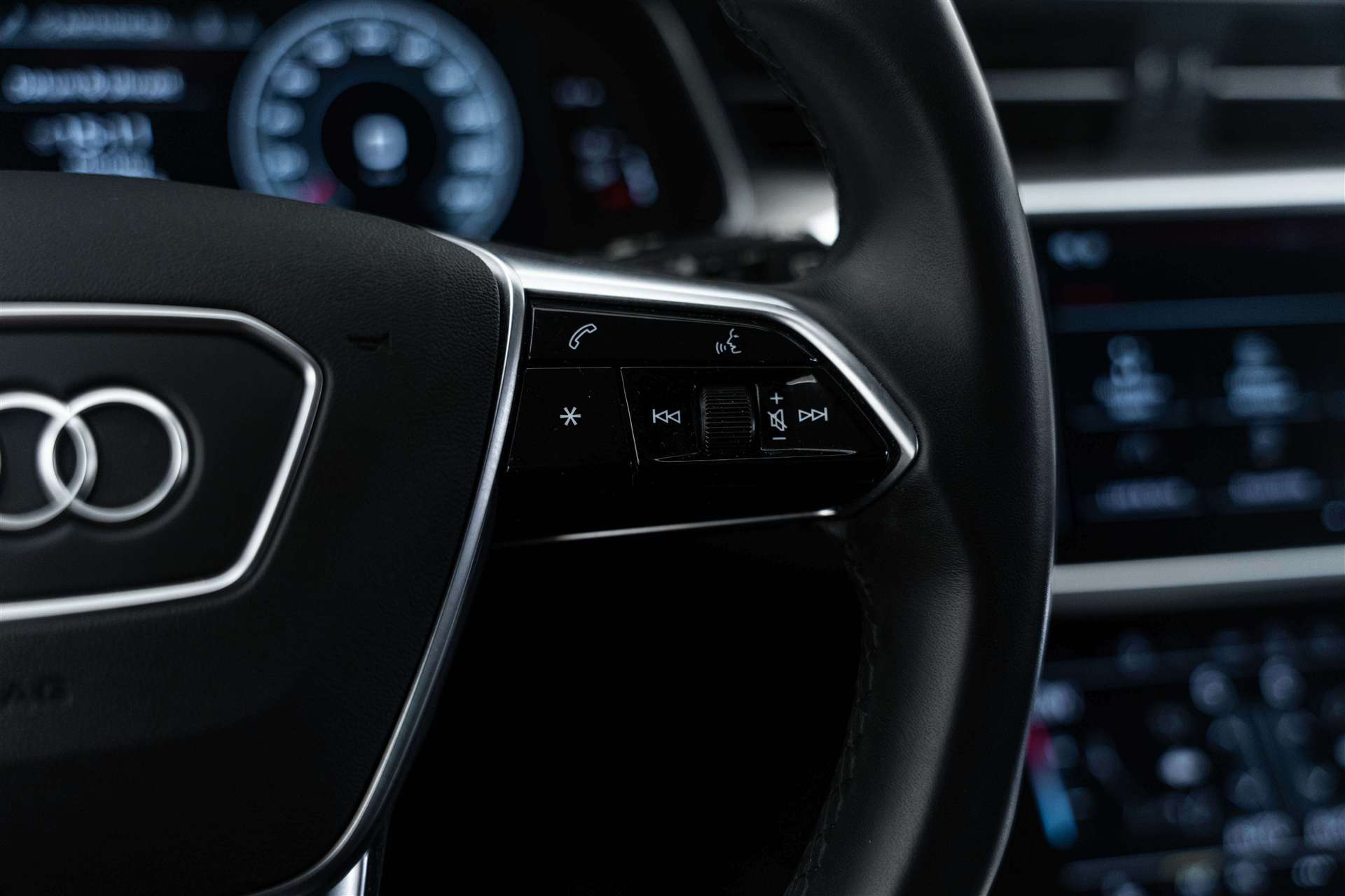 AUDI A6 Avant 45 TFSI Sport S-tronic quattro-image-17