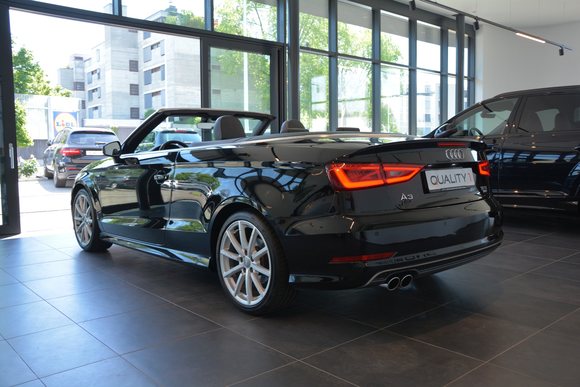 AUDI A3 Cabriolet 1.4 TFSI Attraction S-tronic S-Line-image-3