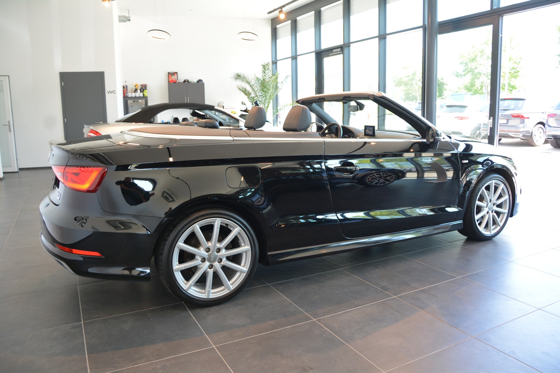 AUDI A3 Cabriolet 1.4 TFSI Attraction S-tronic S-Line-image-6