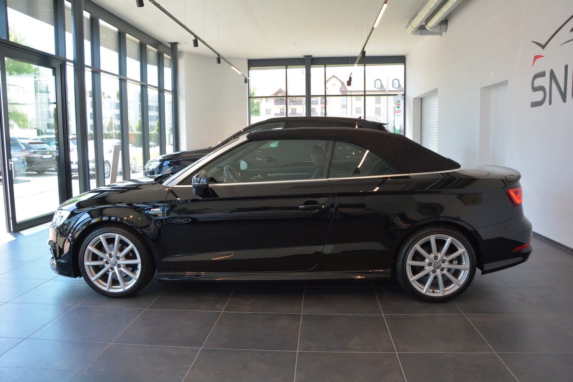 AUDI A3 Cabriolet 1.4 TFSI Attraction S-tronic S-Line-image-15