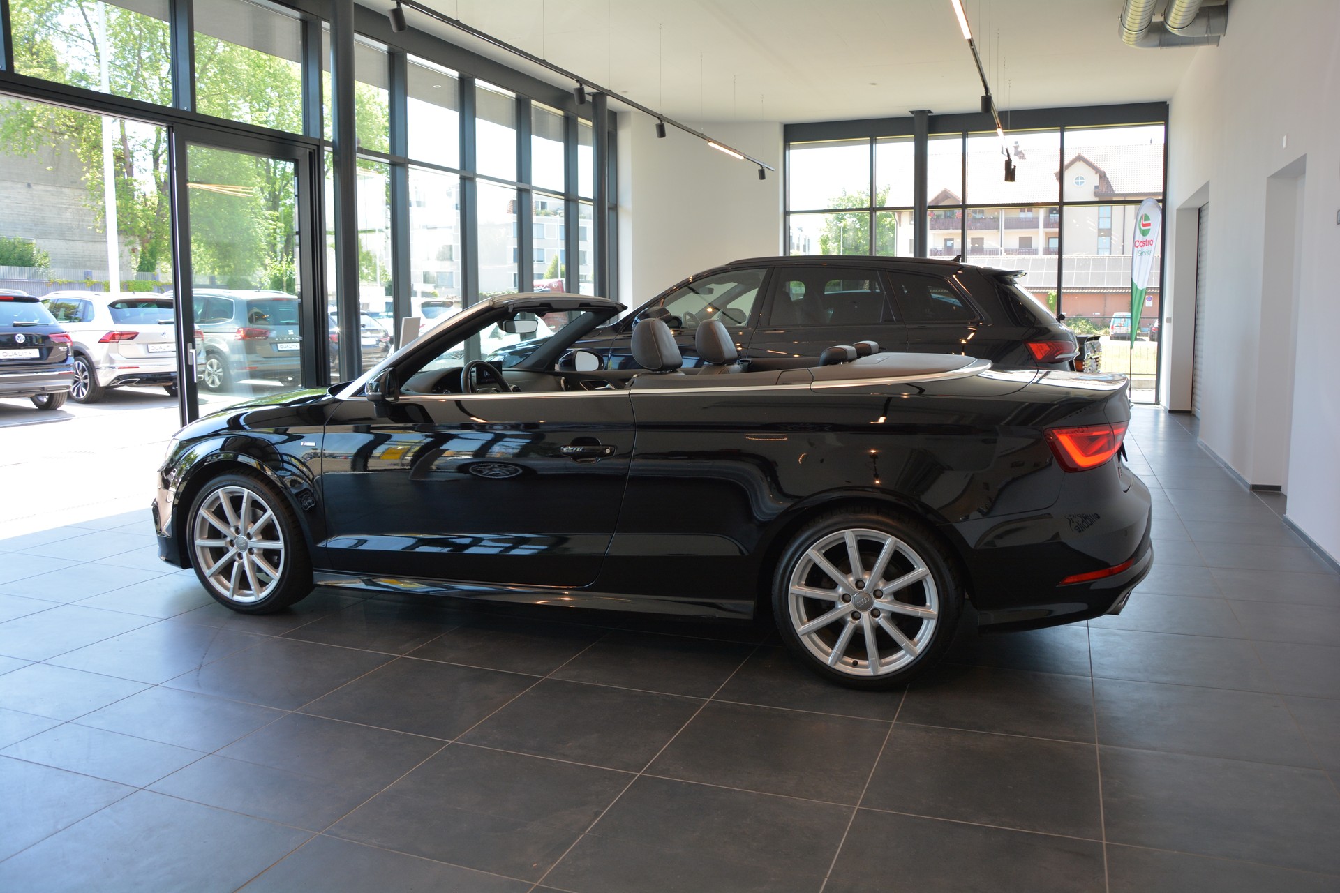 AUDI A3 Cabriolet 1.4 TFSI Attraction S-tronic S-Line-image-2