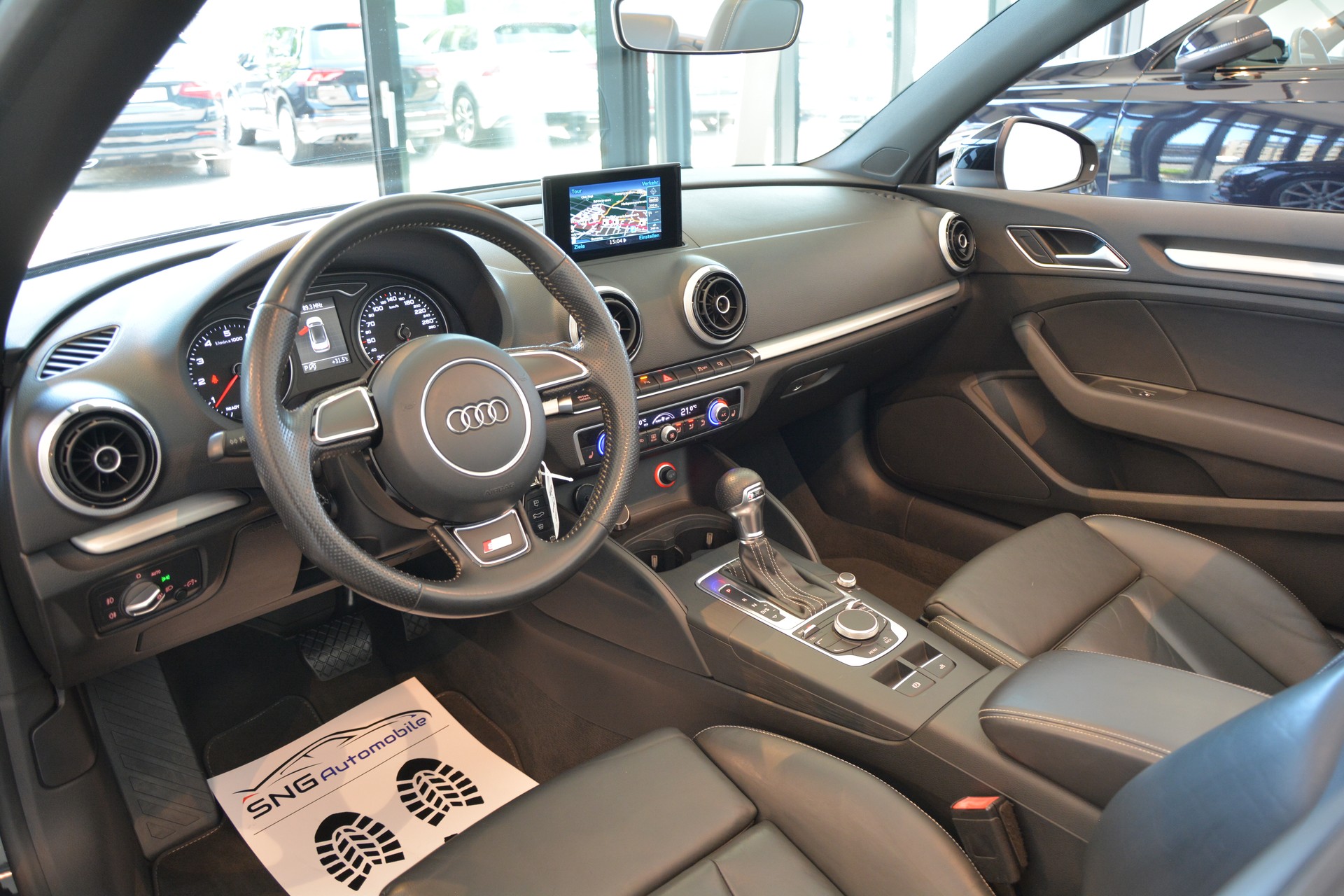 AUDI A3 Cabriolet 1.4 TFSI Attraction S-tronic S-Line-image-9