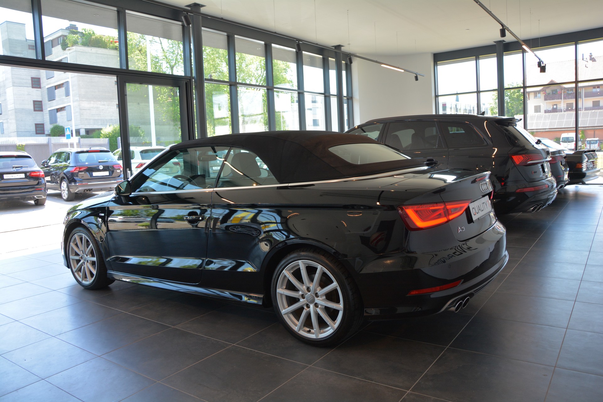 AUDI A3 Cabriolet 1.4 TFSI Attraction S-tronic S-Line-image-16