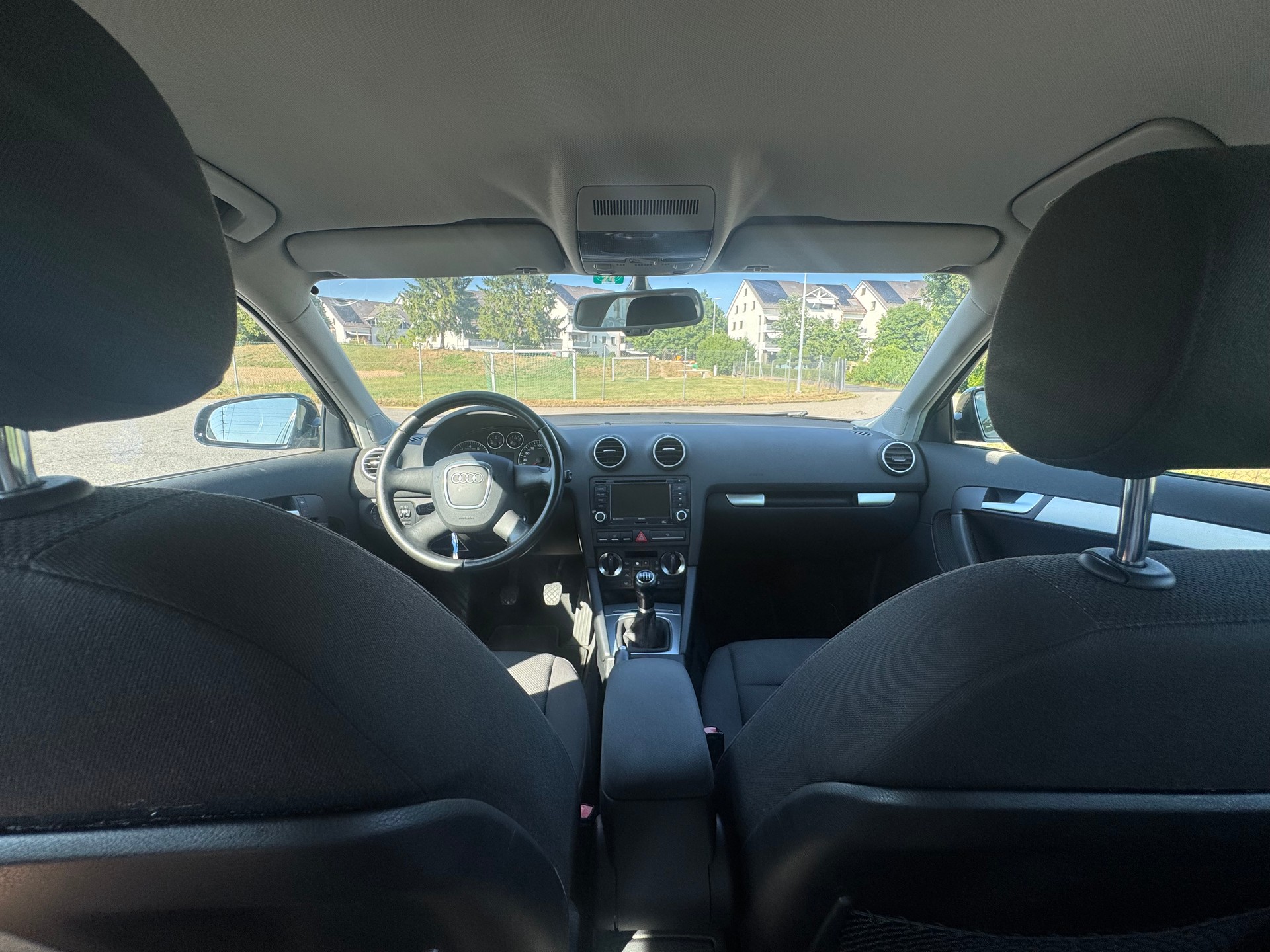AUDI A3 1.8 Turbo FSI Attraction-image-9