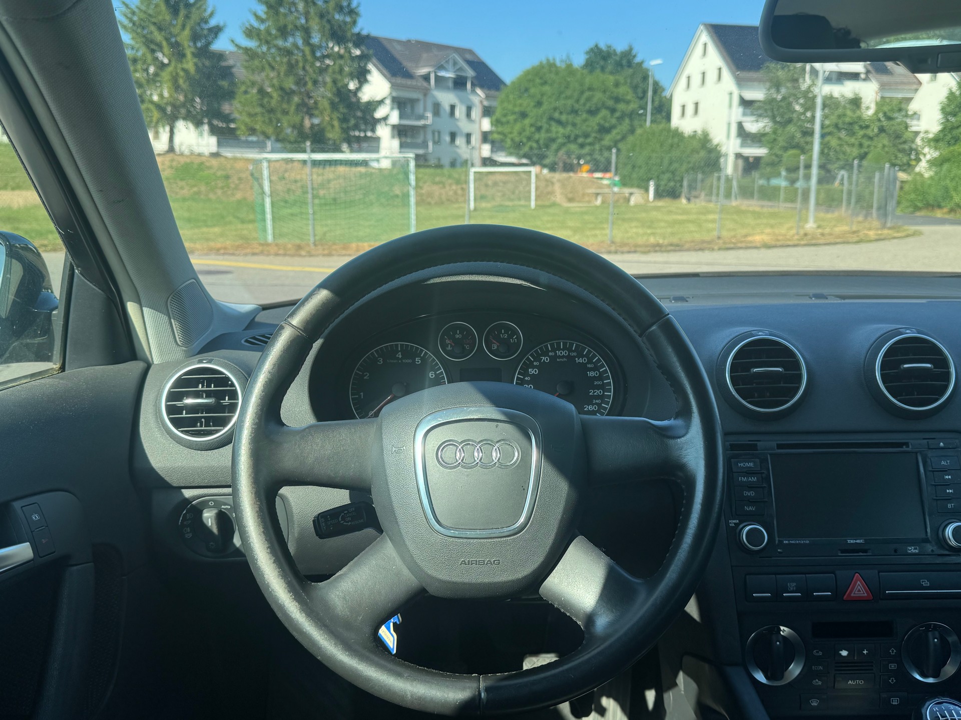 AUDI A3 1.8 Turbo FSI Attraction-image-12