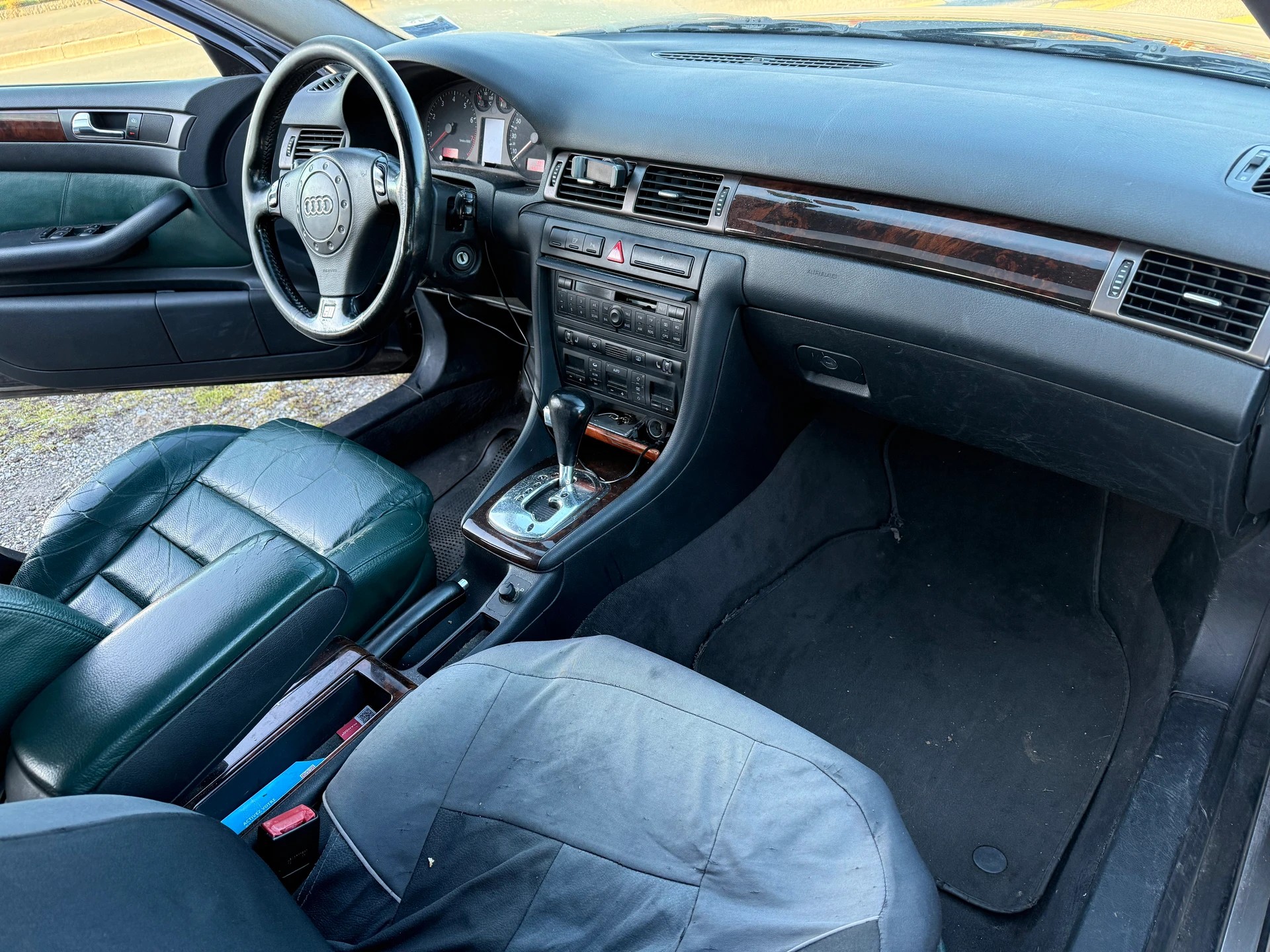 AUDI A6 Avant 2.8 Ambiente-image-10