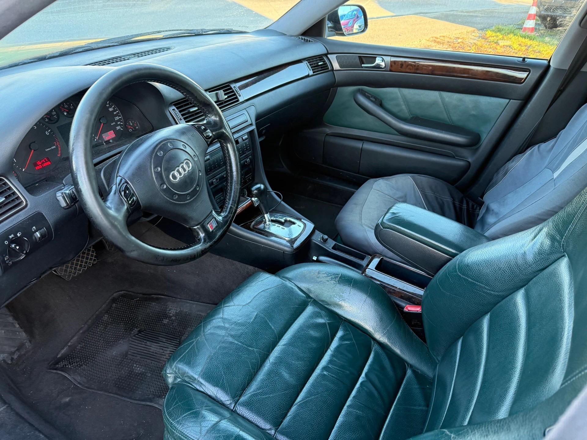 AUDI A6 Avant 2.8 Ambiente-image-9