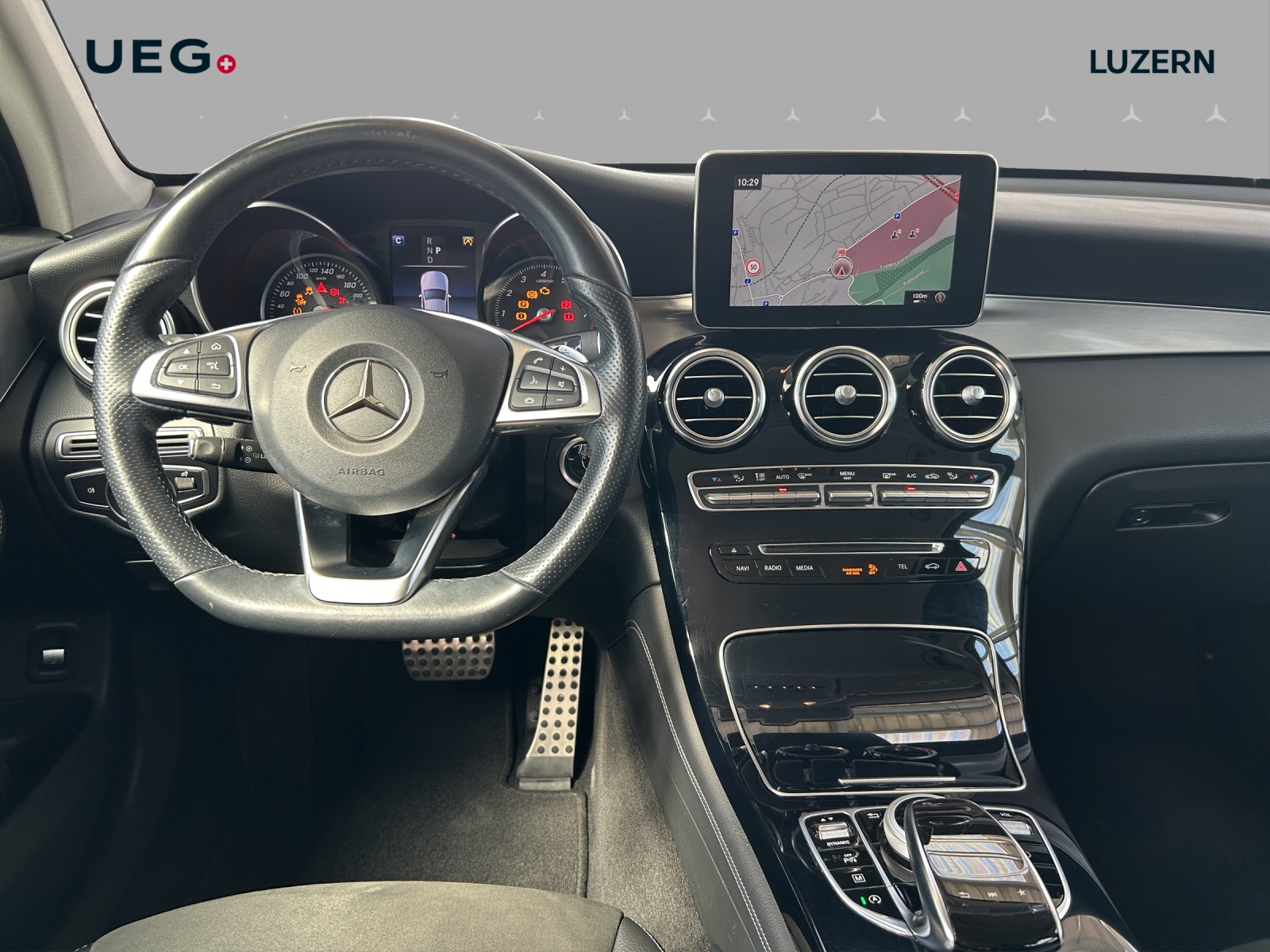 MERCEDES-BENZ GLC 250 AMG Line 4Matic 9G-Tronic-image-8