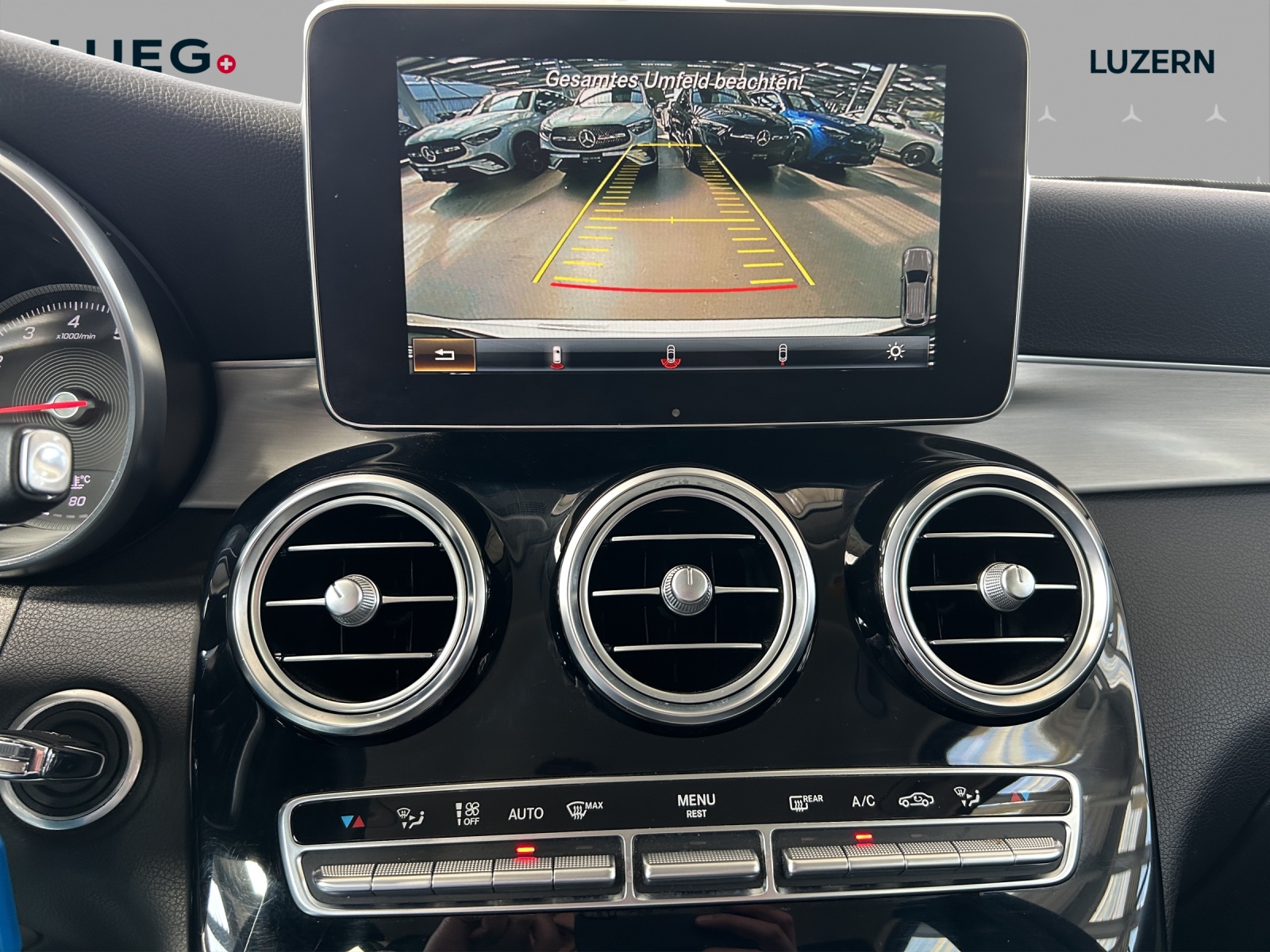 MERCEDES-BENZ GLC 250 AMG Line 4Matic 9G-Tronic-image-11