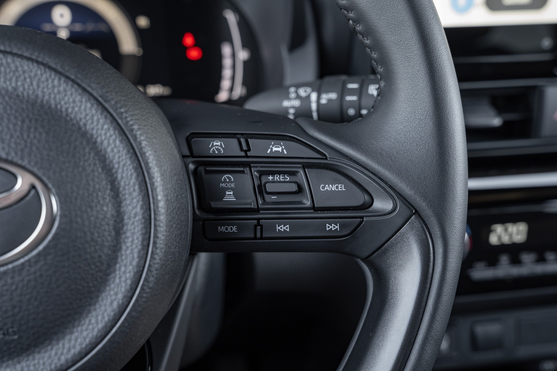 TOYOTA Yaris Cross 1.5 e-CVT-image-19