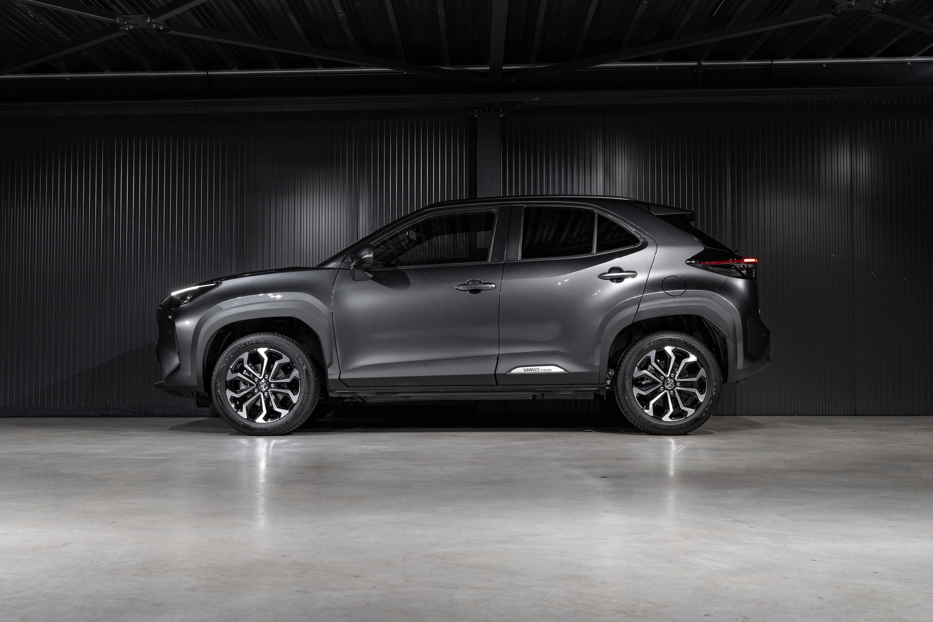 TOYOTA Yaris Cross 1.5 e-CVT-image-2