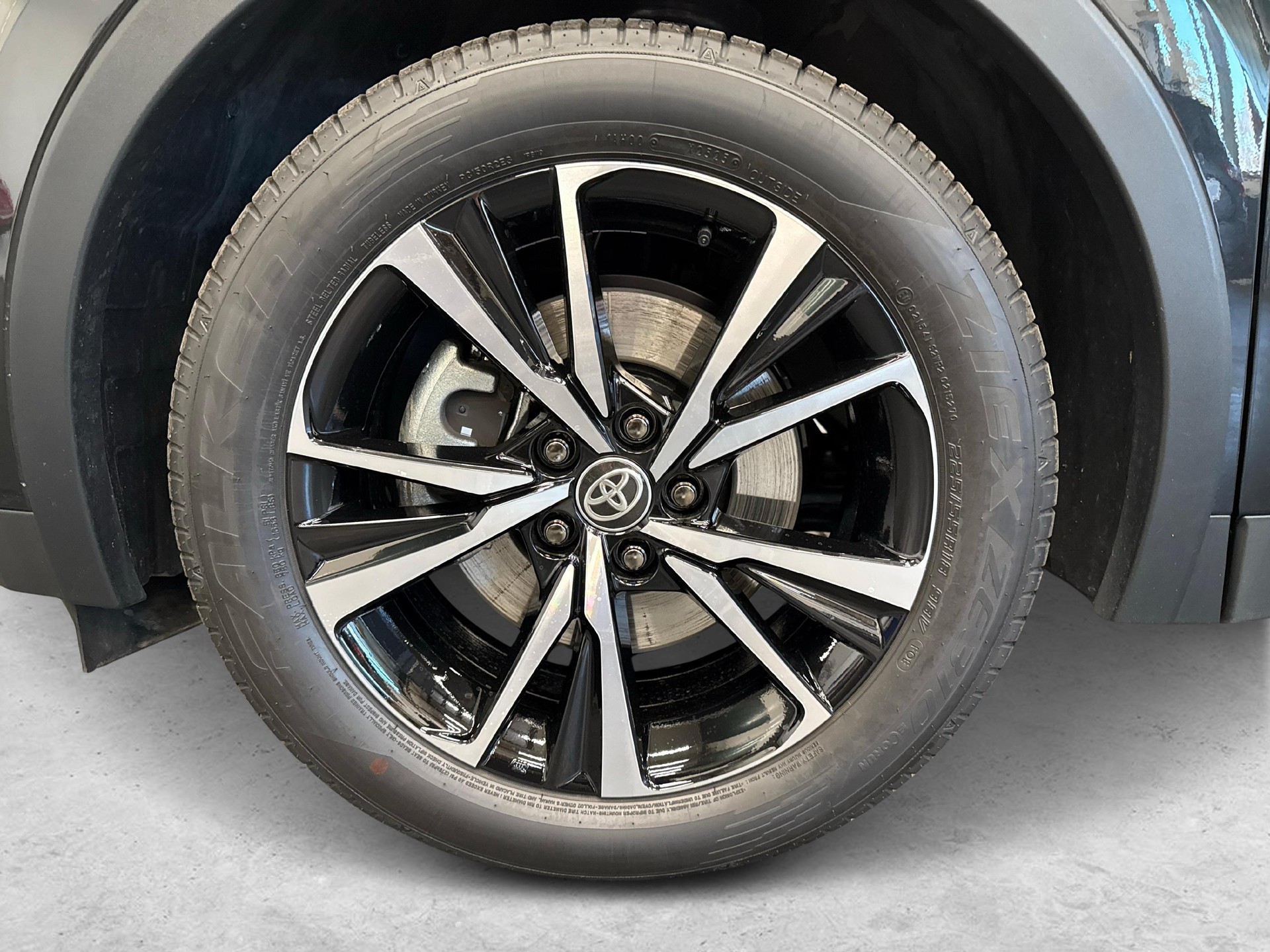 TOYOTA C-HR 2.0 PHEV Swiss Edition-image-14