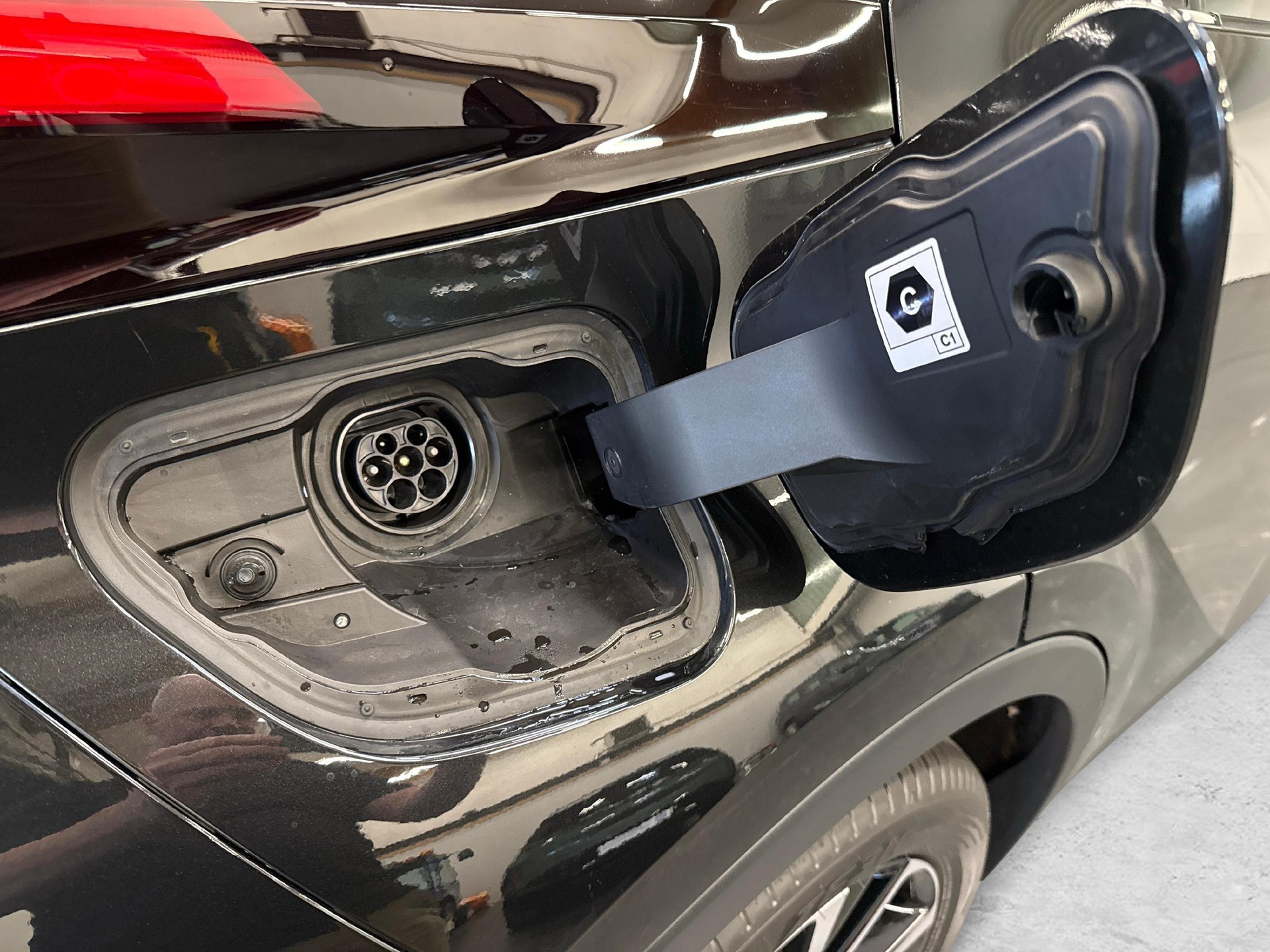 TOYOTA C-HR 2.0 PHEV Swiss Edition-image-15