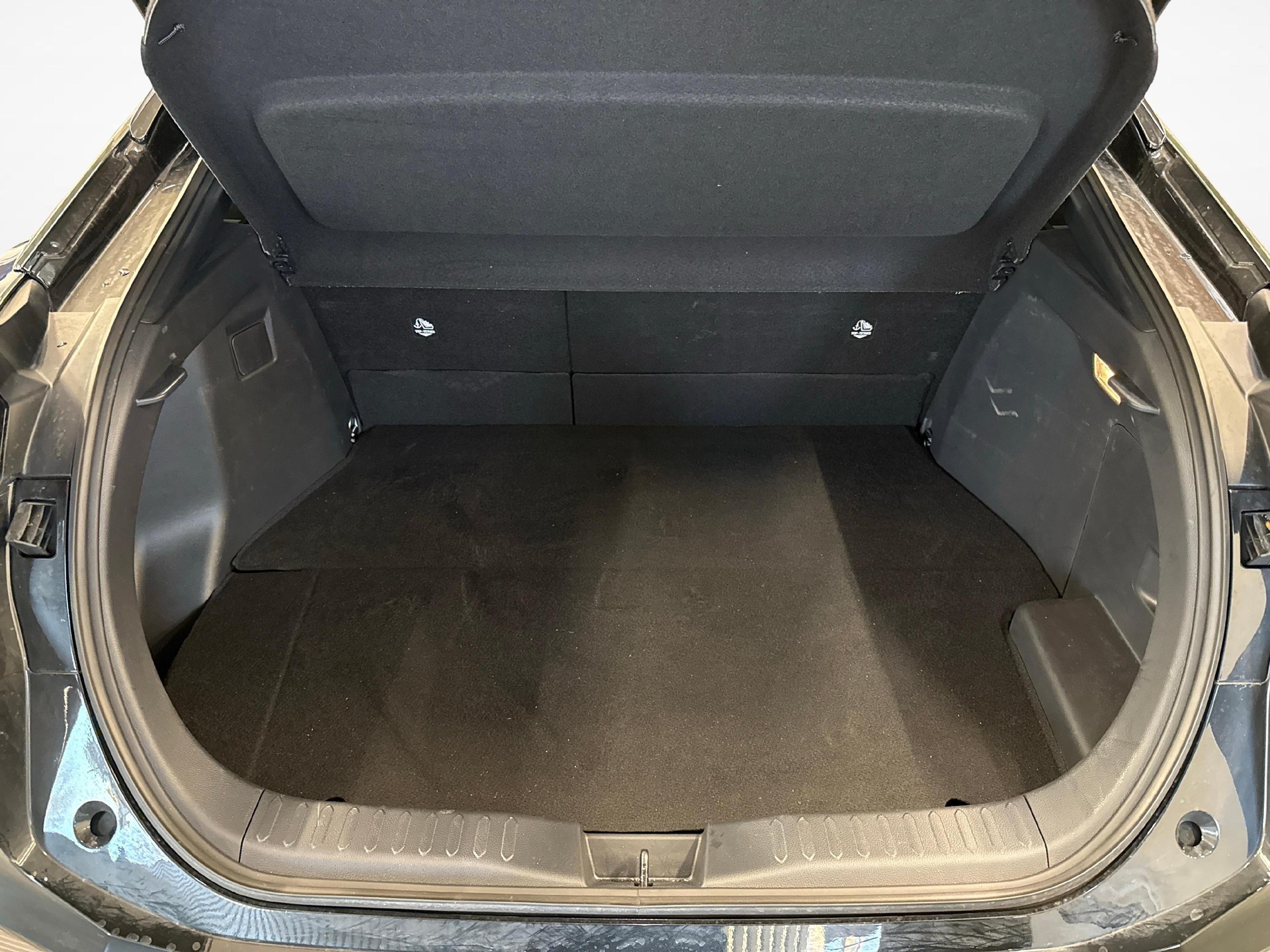 TOYOTA C-HR 2.0 PHEV Swiss Edition-image-11