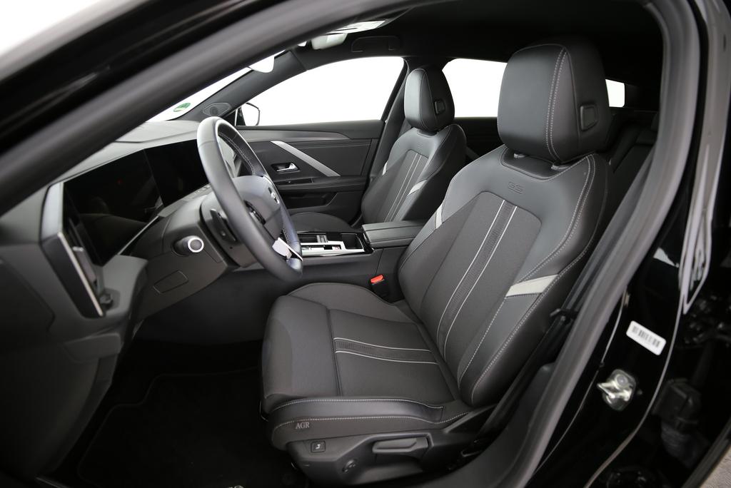 OPEL Astra Sports Tourer 1.6 T PHEV 180 Swiss Plus-image-3