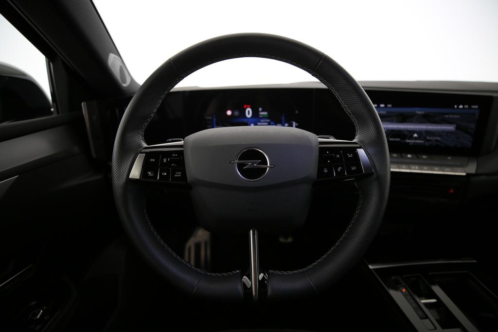 OPEL Astra Sports Tourer 1.6 T PHEV 180 Swiss Plus-image-5