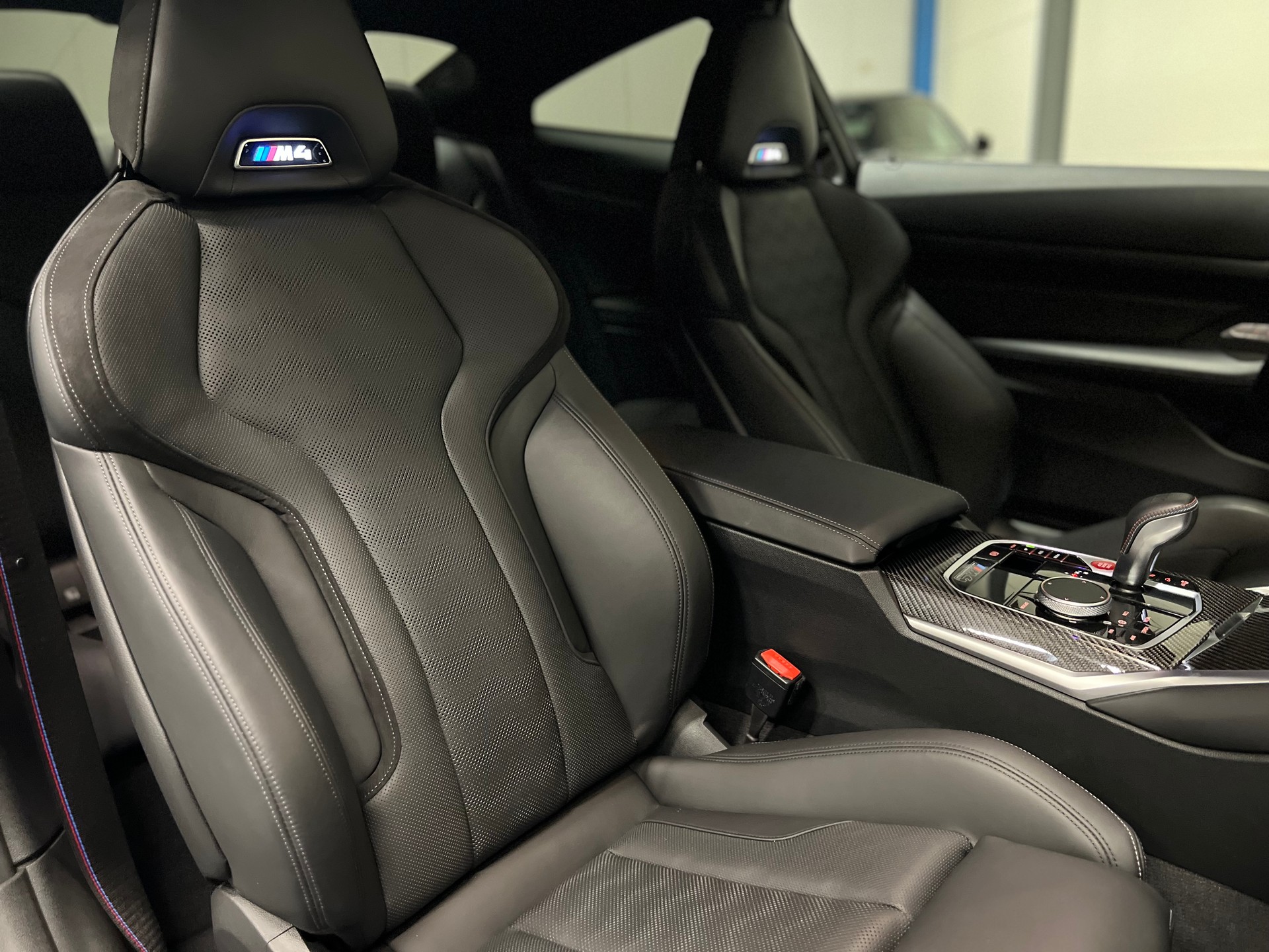 BMW M4 Competition Coupé-image-7