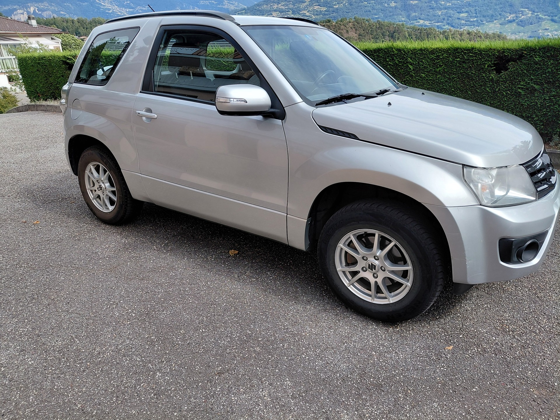 SUZUKI 2.4 VVT GL Top 4x4-image-0