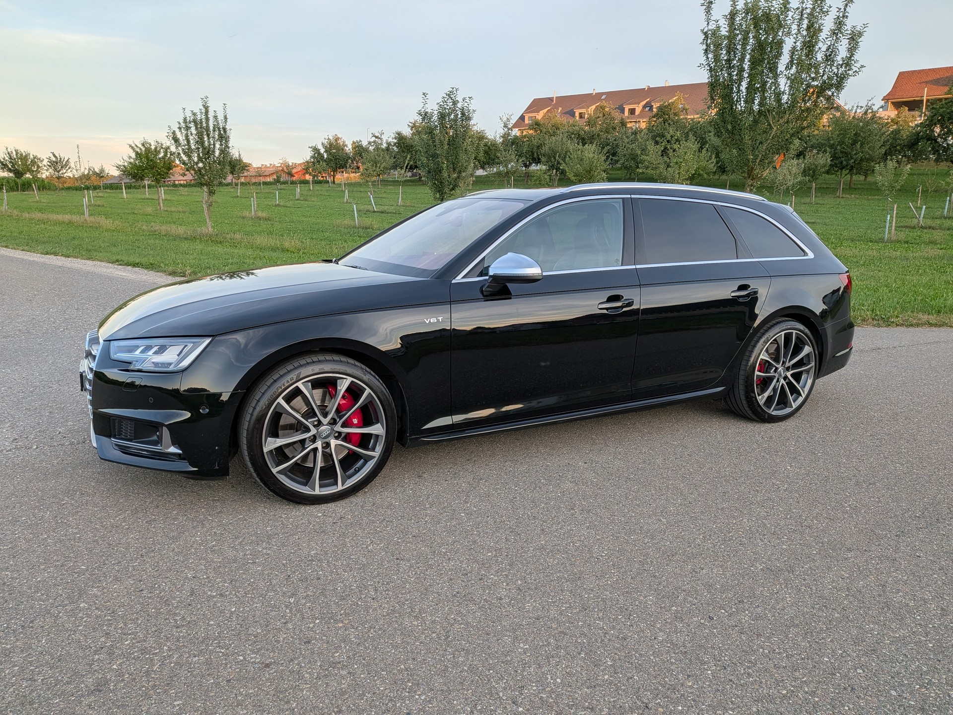 AUDI S4 Avant 3.0 TFSI quattro tiptronic-image-2