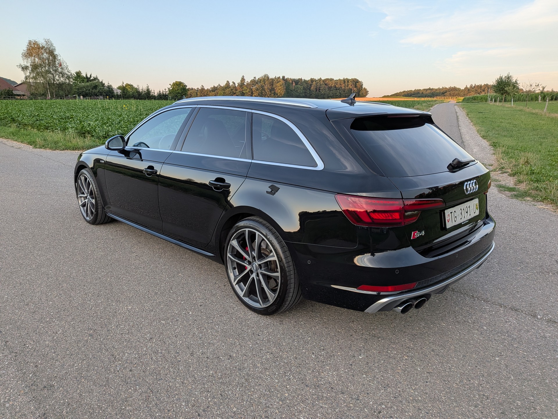 AUDI S4 Avant 3.0 TFSI quattro tiptronic-image-9