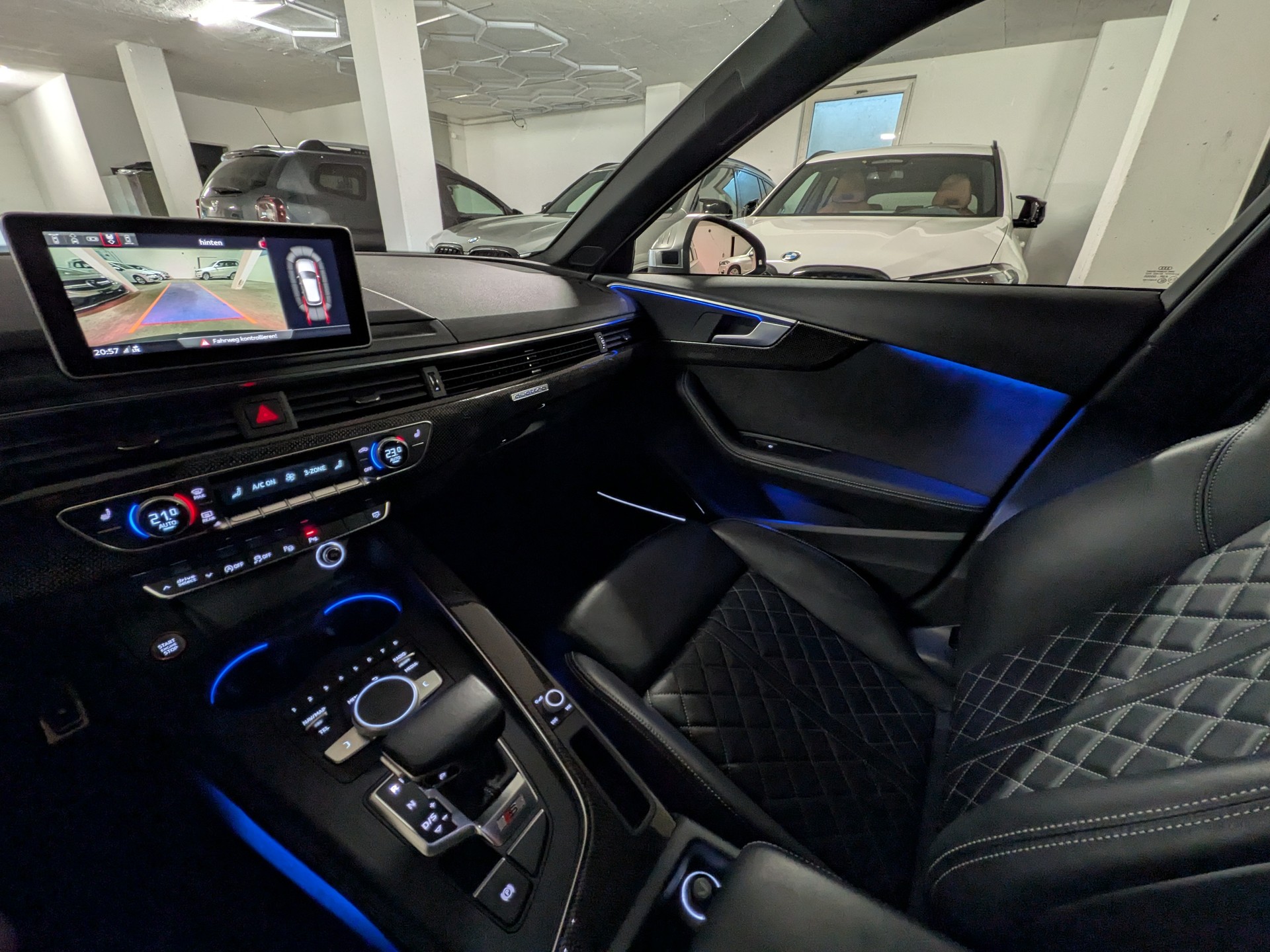AUDI S4 Avant 3.0 TFSI quattro tiptronic-image-25