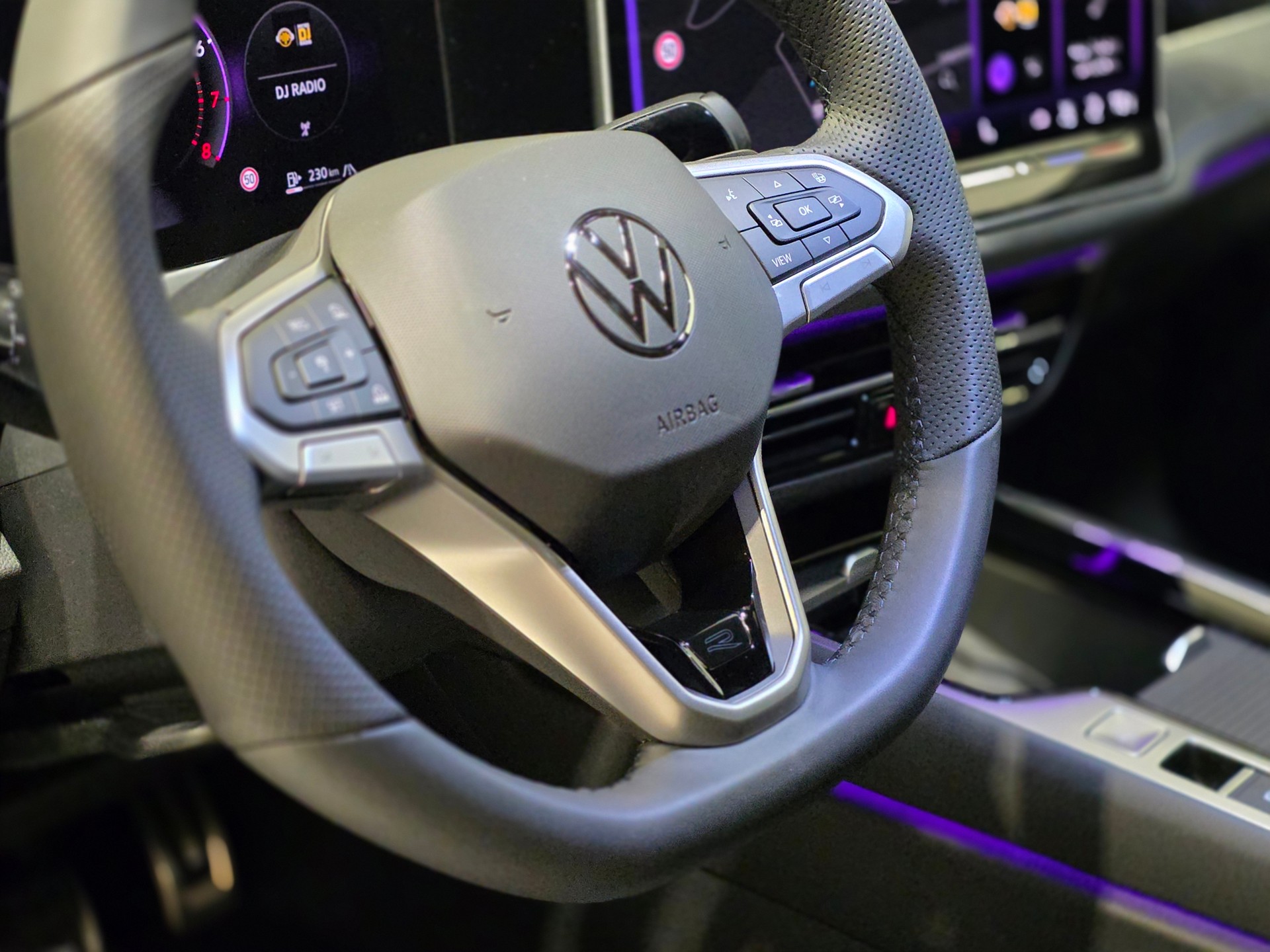 VW Passat Variant 2.0 TSI evo4 R-Line 4 Motion DSG-image-8