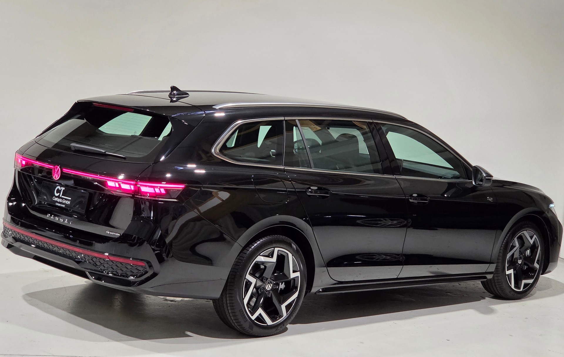 VW Passat Variant 2.0 TSI evo4 R-Line 4 Motion DSG-image-29