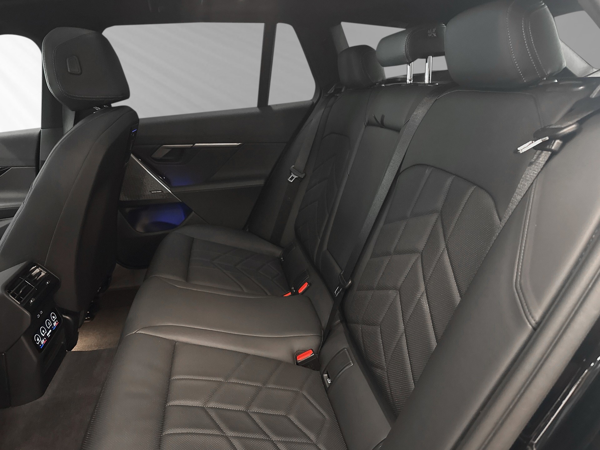 BMW 530e xDrive Touring M Sport Steptronic-image-6