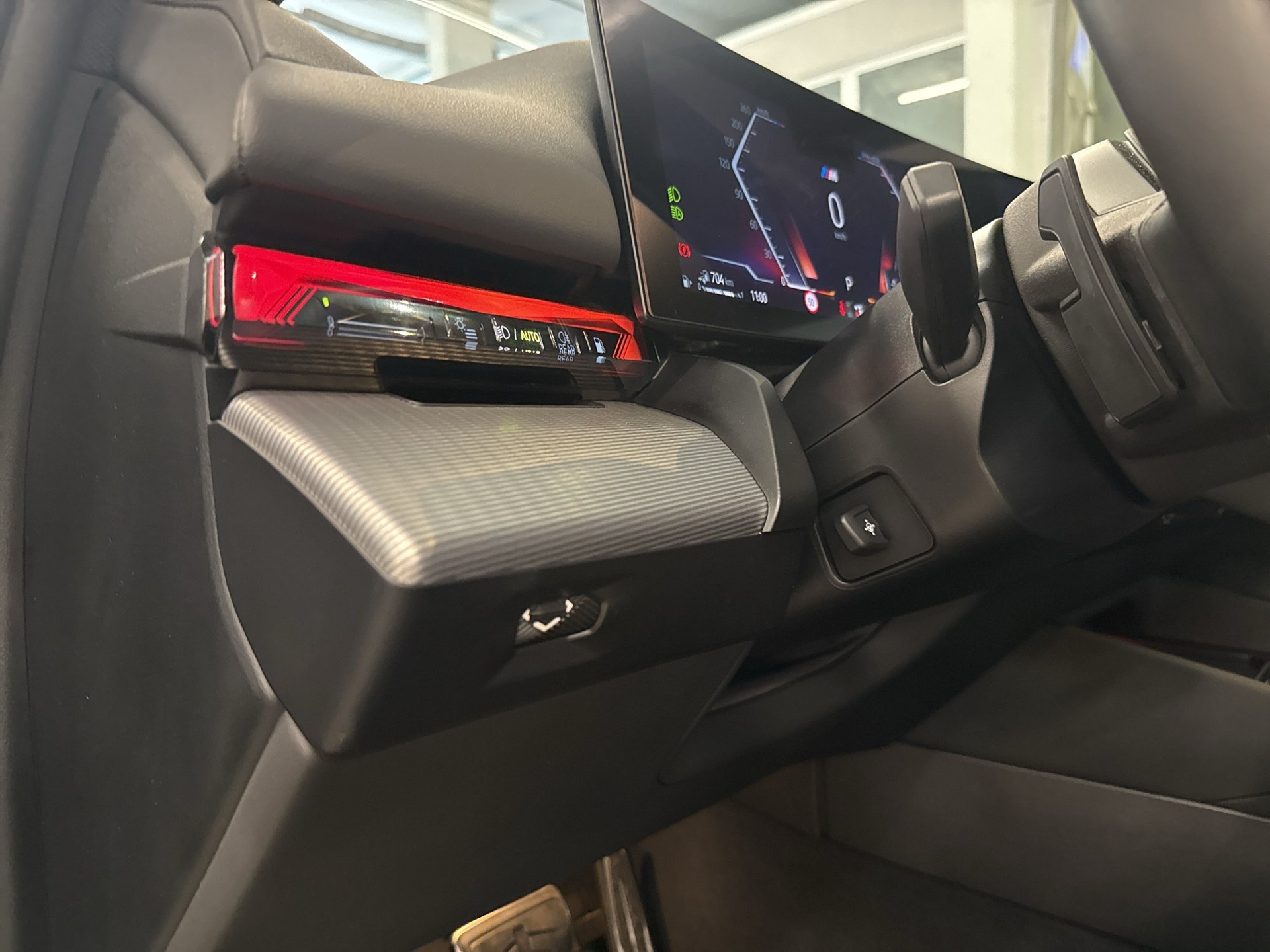 BMW 530e xDrive Touring M Sport Steptronic-image-18