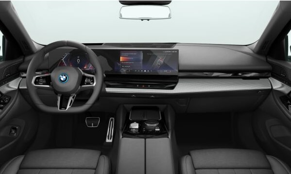 BMW 530e xDrive Touring M Sport Steptronic-image-3