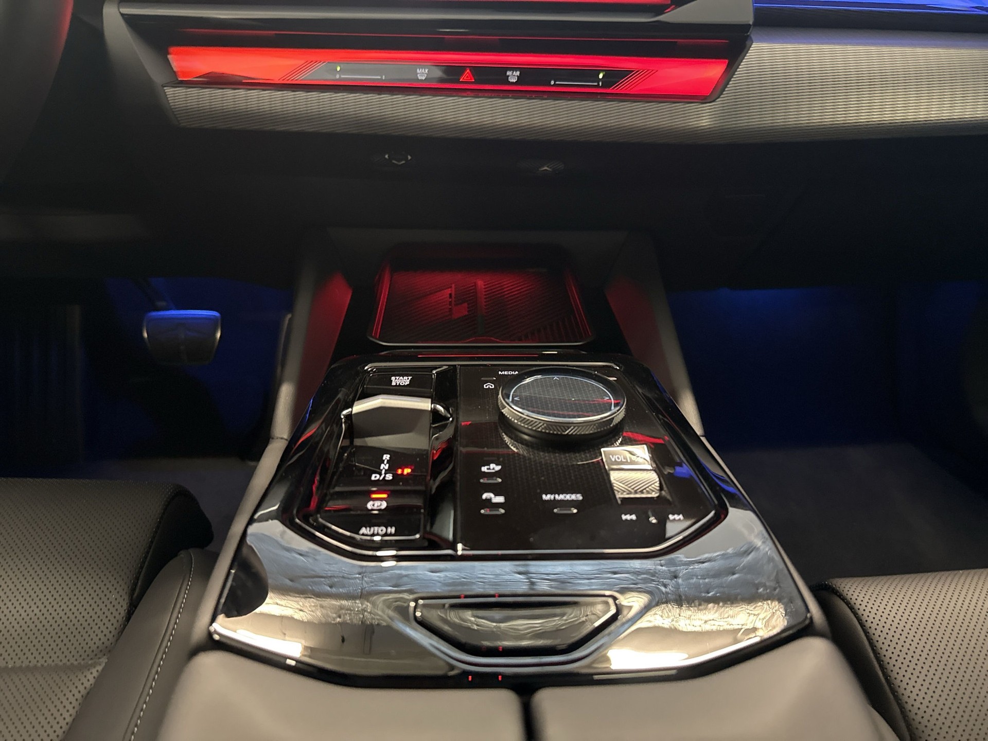 BMW 530e xDrive Touring M Sport Steptronic-image-11