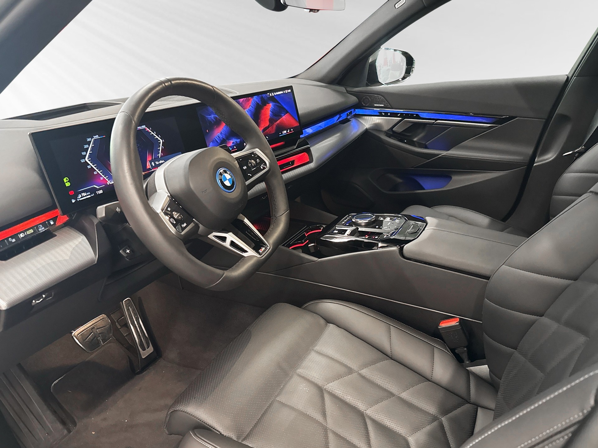 BMW 530e xDrive Touring M Sport Steptronic-showroom-element-3