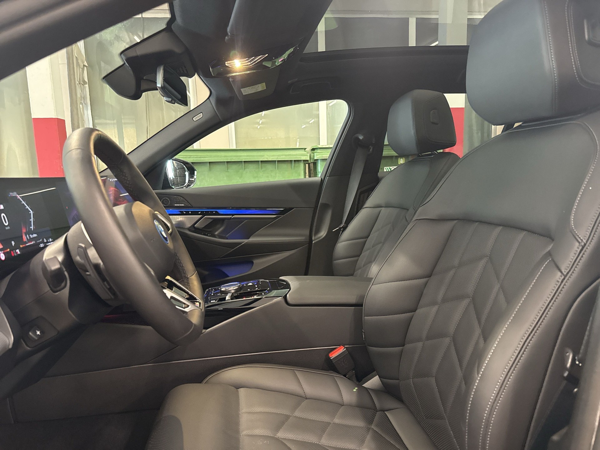 BMW 530e xDrive Touring M Sport Steptronic-image-9