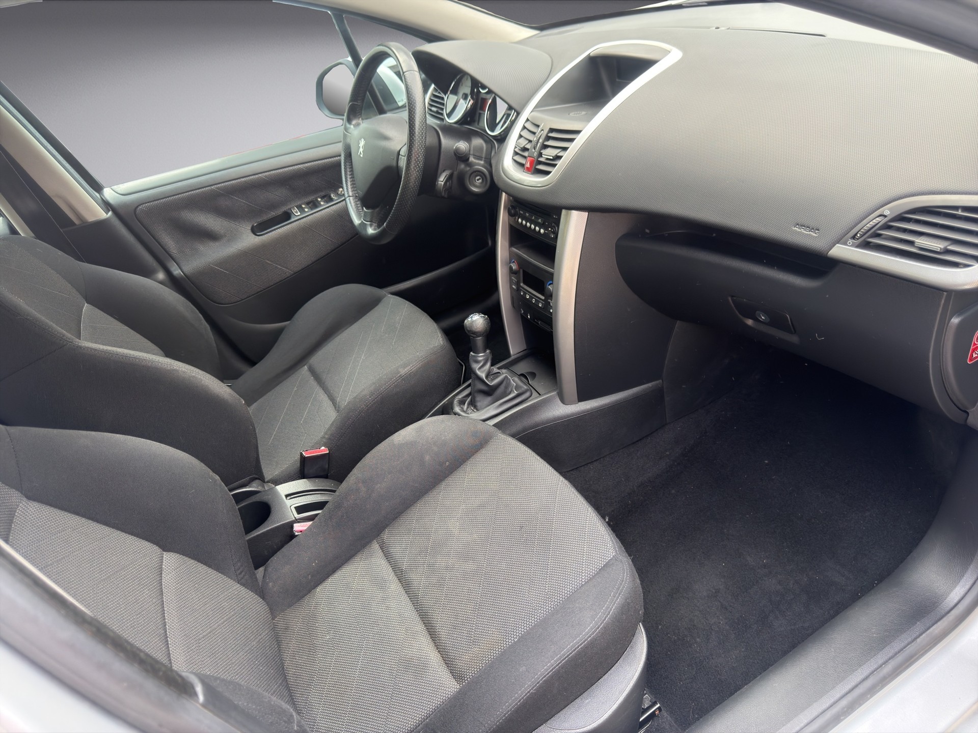 PEUGEOT 207 1.6 16V Sport-image-10