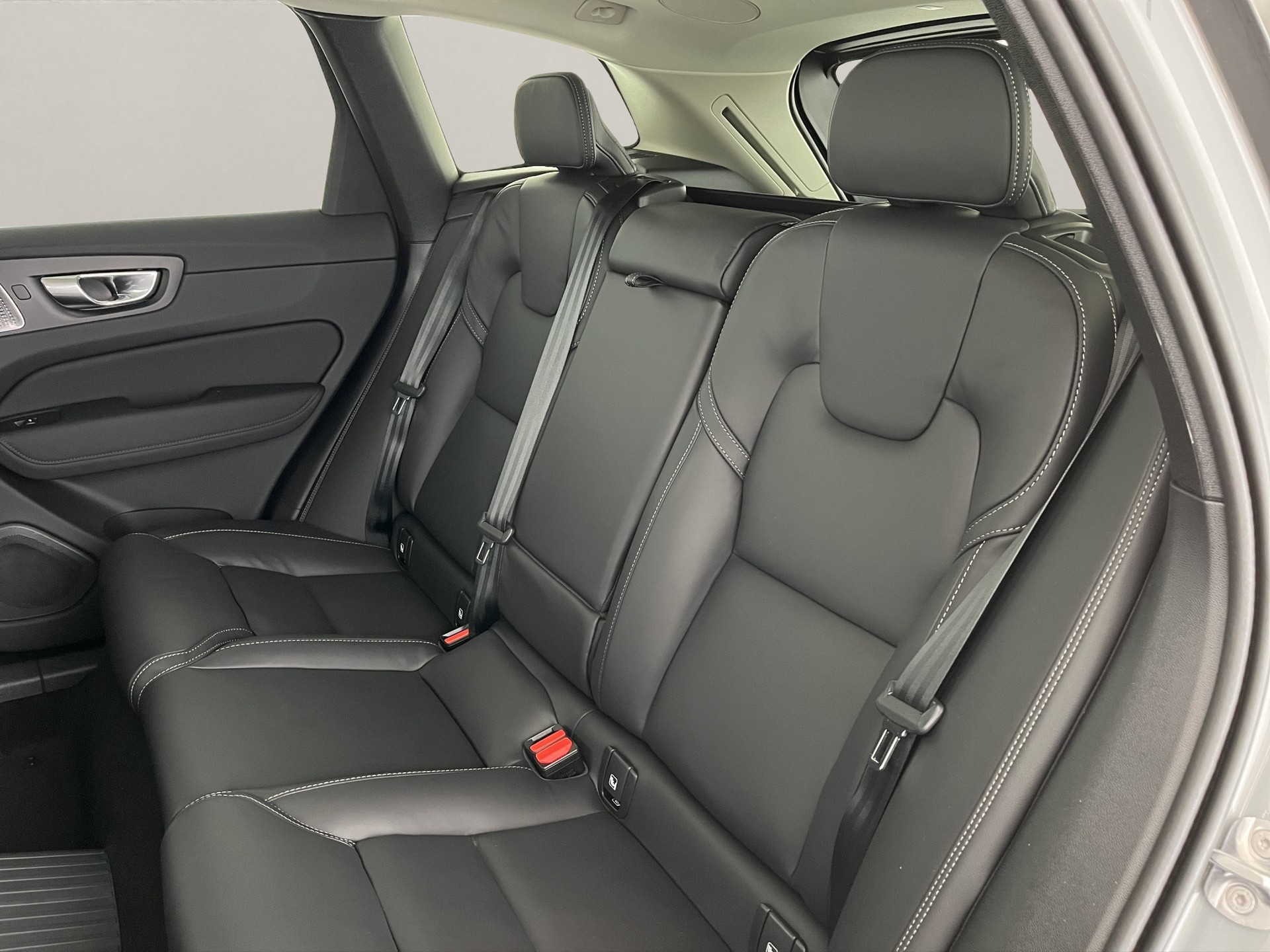 VOLVO XC60 2.0 T8 TE Ultra Dark eAWD-image-17