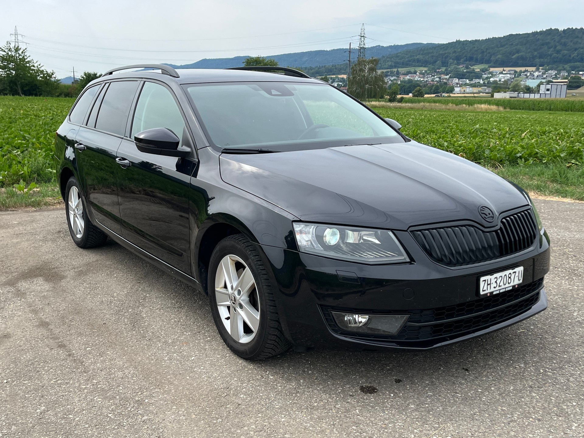 SKODA Octavia 2.0 TDI Swiss Edition-image-3
