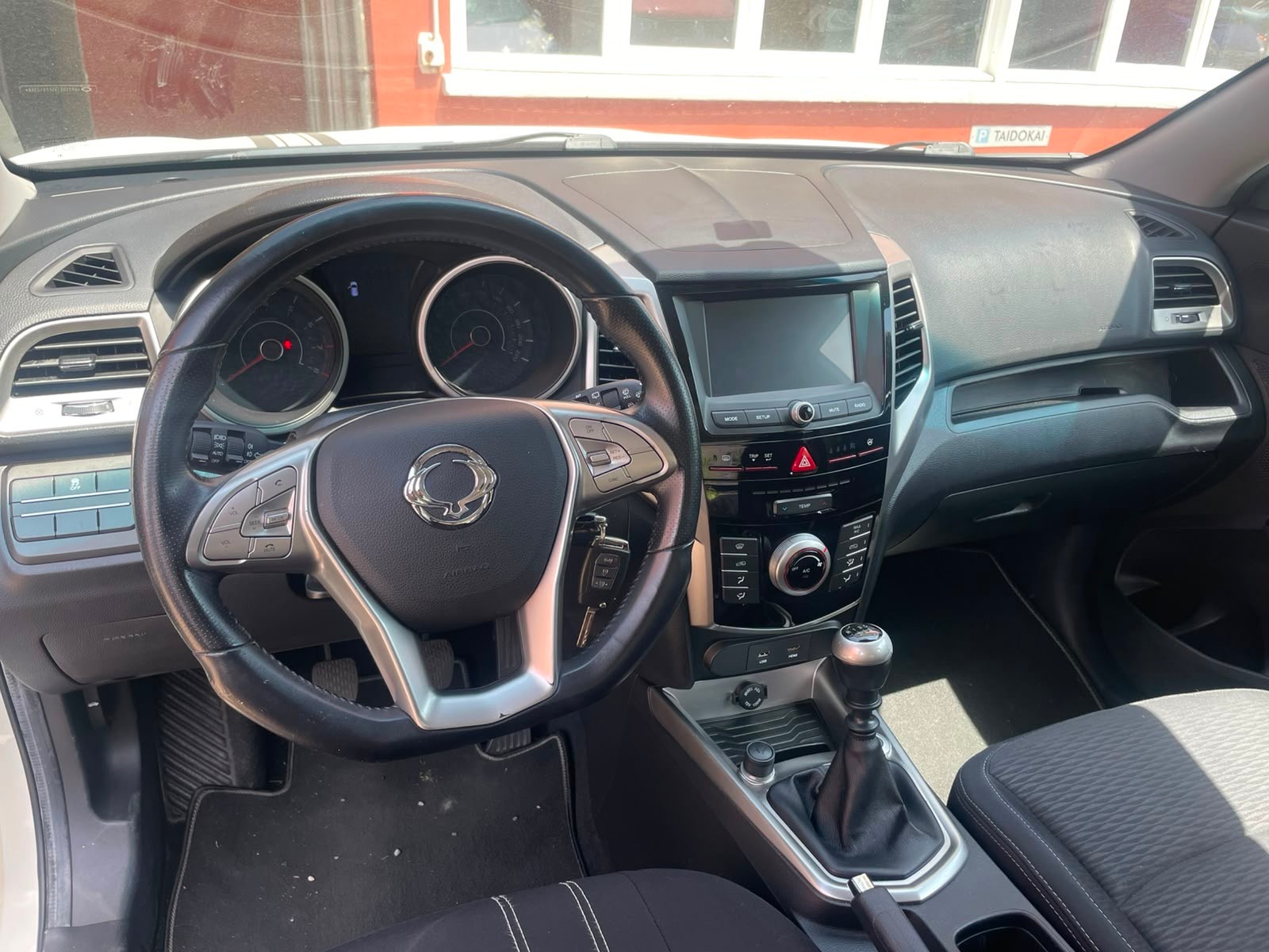 KGM-SsangYong Tivoli 1.6 e-XGi Quartz 2WD-image-5