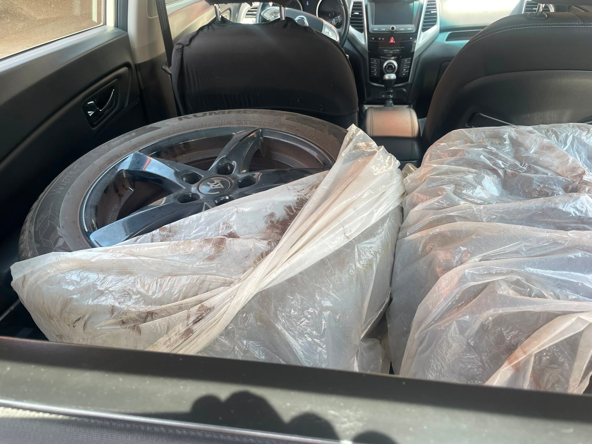 KGM-SsangYong Tivoli 1.6 e-XGi Quartz 2WD-showroom-element-3