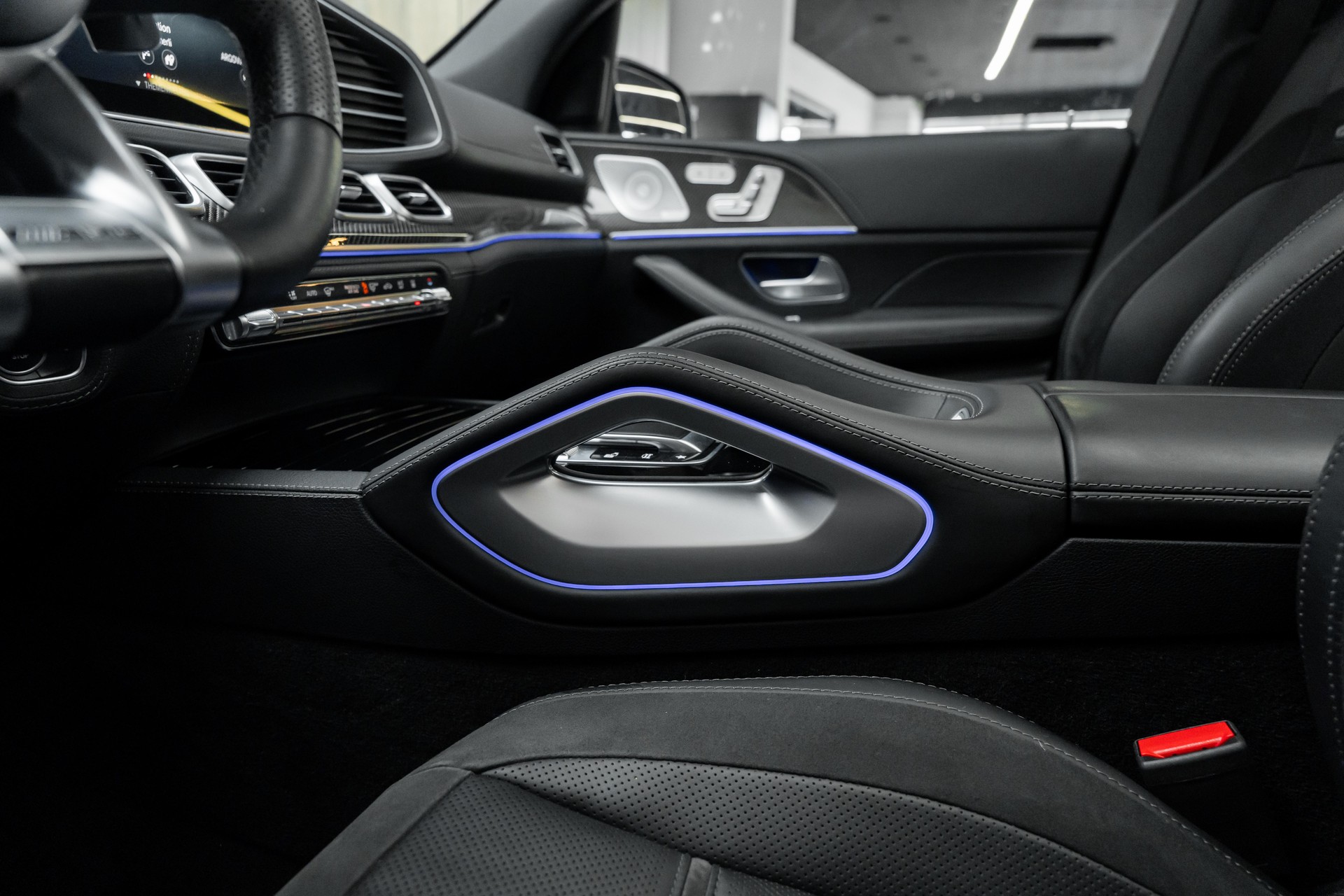 MERCEDES-BENZ GLS 63 4Matic+ TCT 9G-image-18