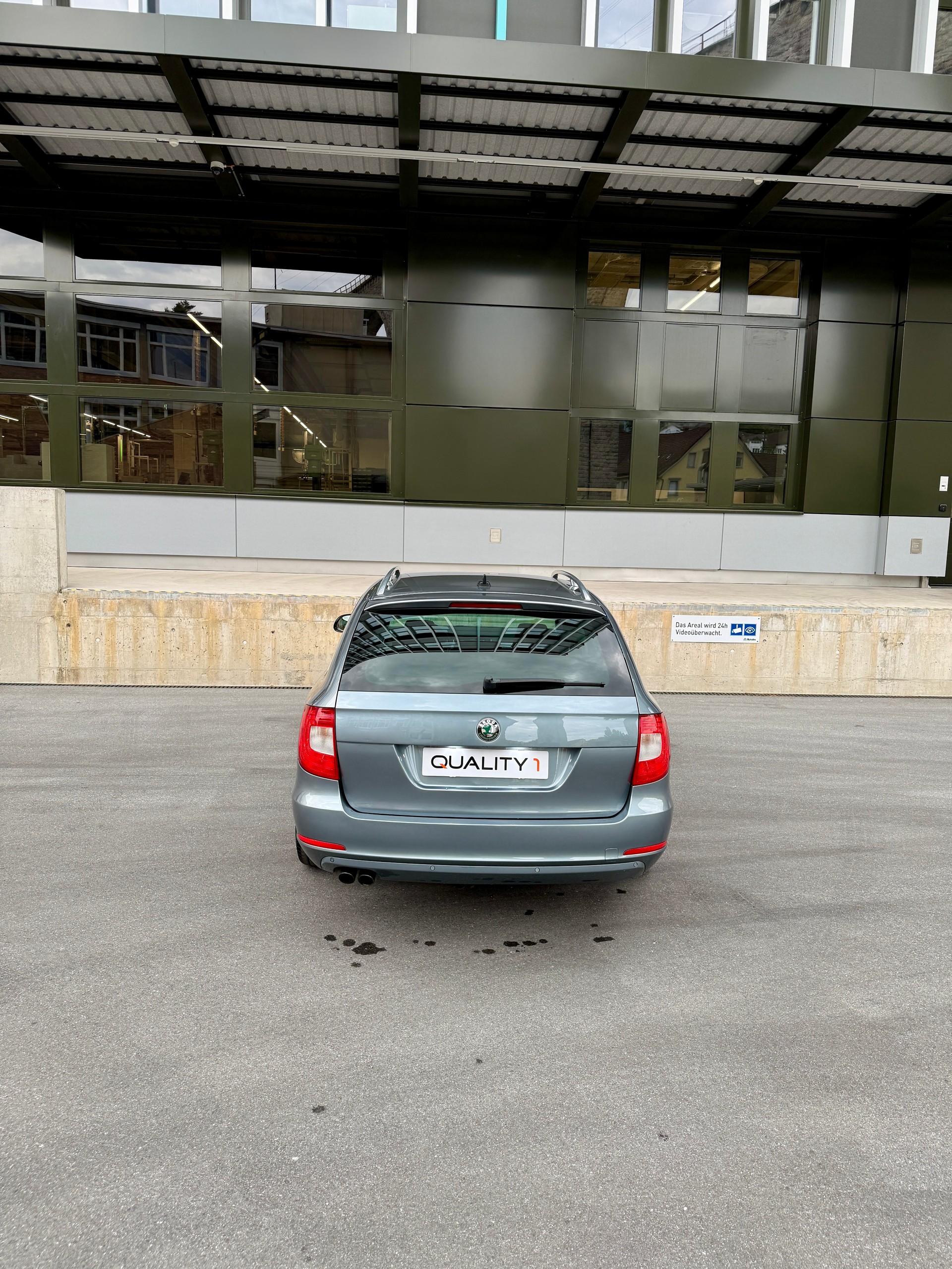 SKODA Superb Combi 2.0 TDi Elegance 4x4 DSG-image-5