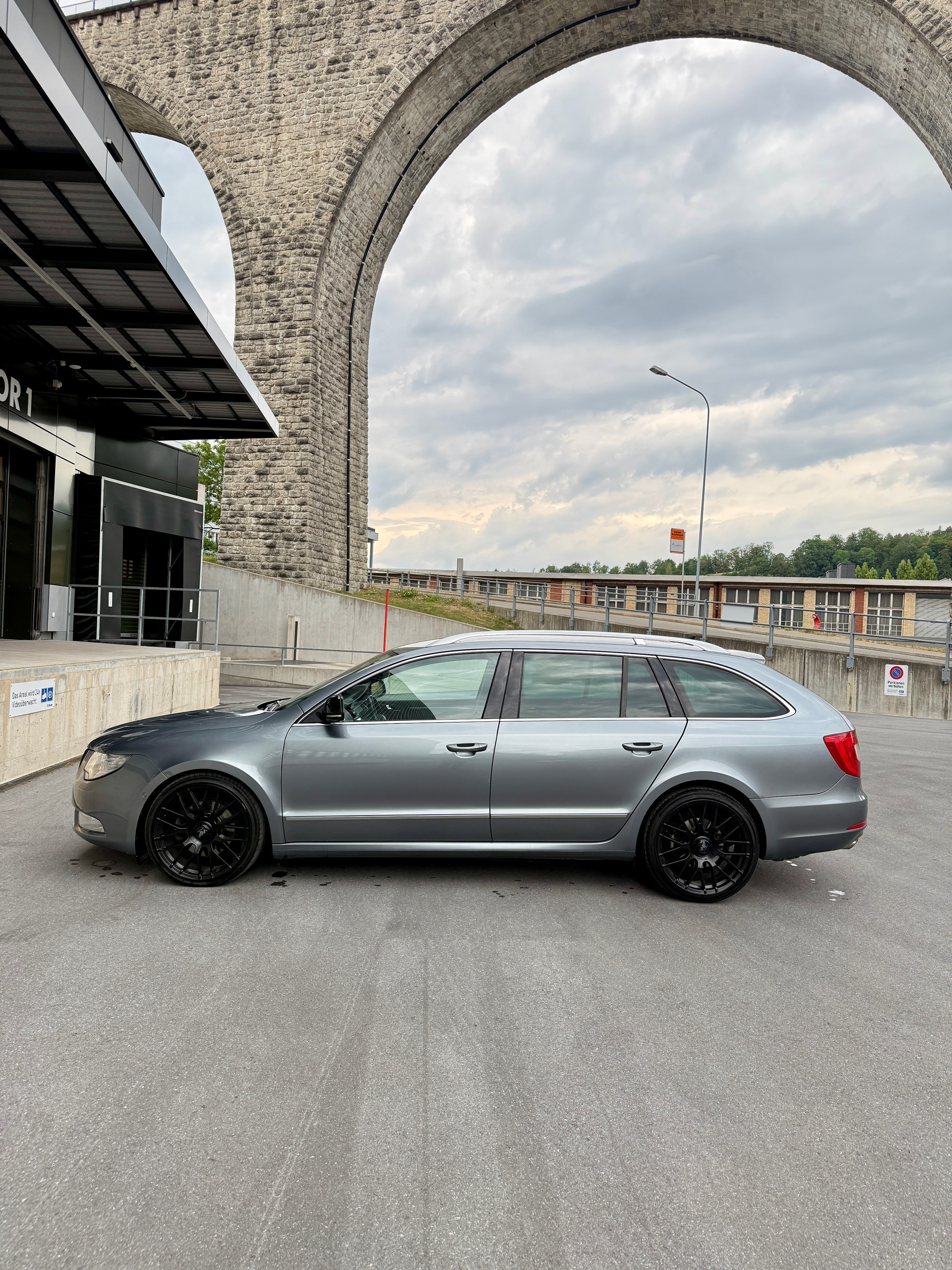 SKODA Superb Combi 2.0 TDi Elegance 4x4 DSG-image-7