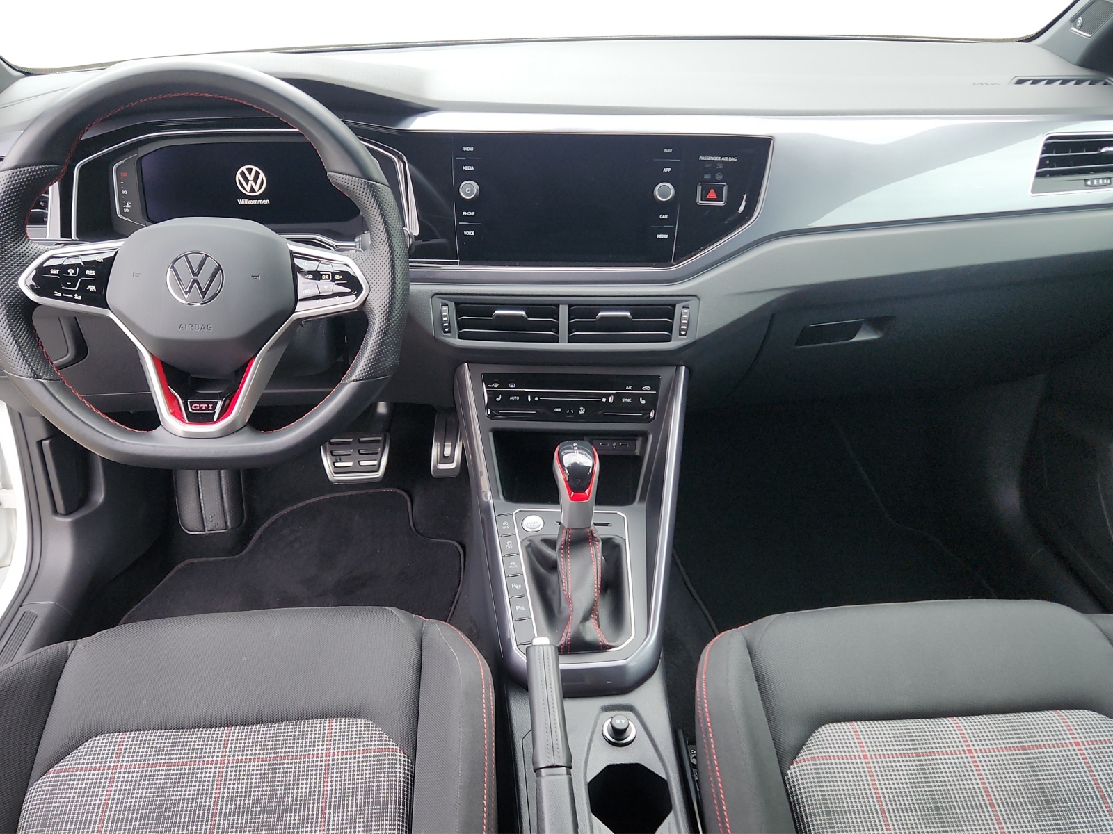 VW Polo 2.0 TSI GTI DSG-image-10