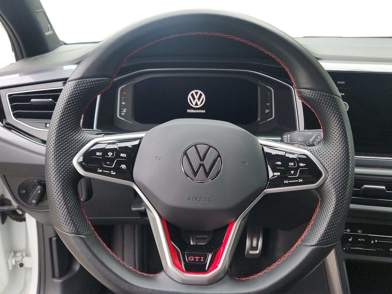 VW Polo 2.0 TSI GTI DSG-image-9
