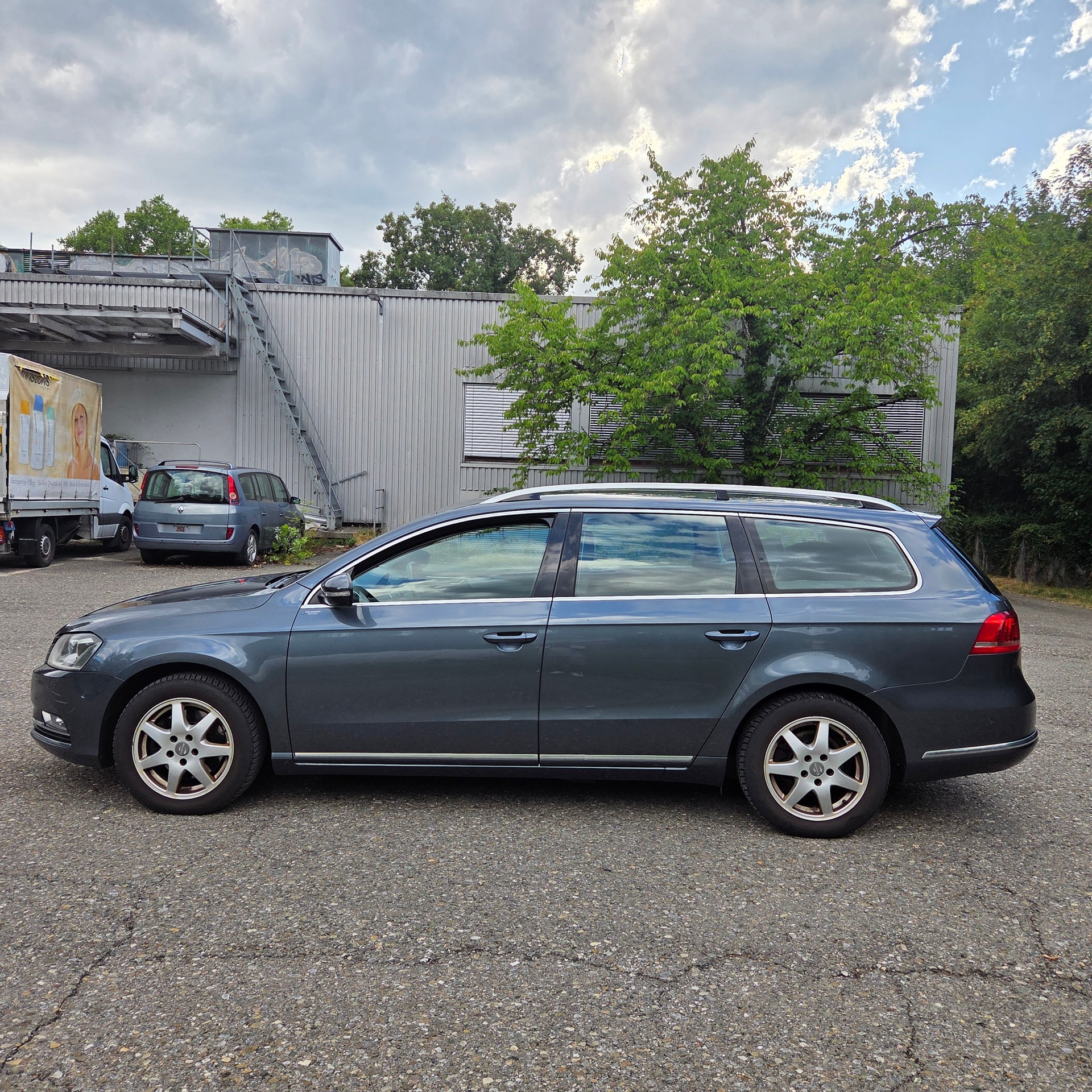 VW Passat Variant 2.0 TDI BMT Highline 4MDSG-image-5